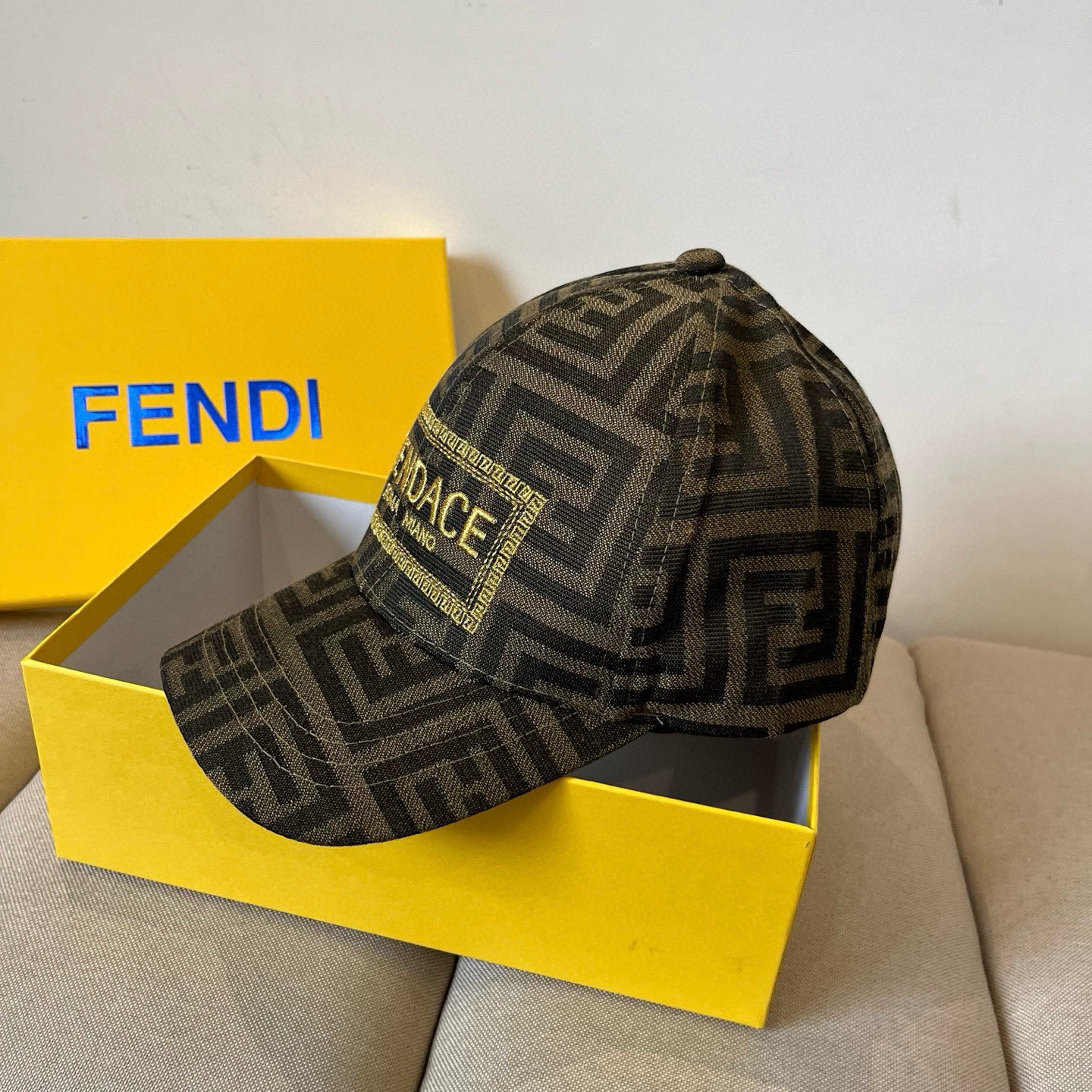  FENDI芬迪 老花系列棒球帽🧢 经典FF中古单品，气质穿搭单品，质量杠杠👍
