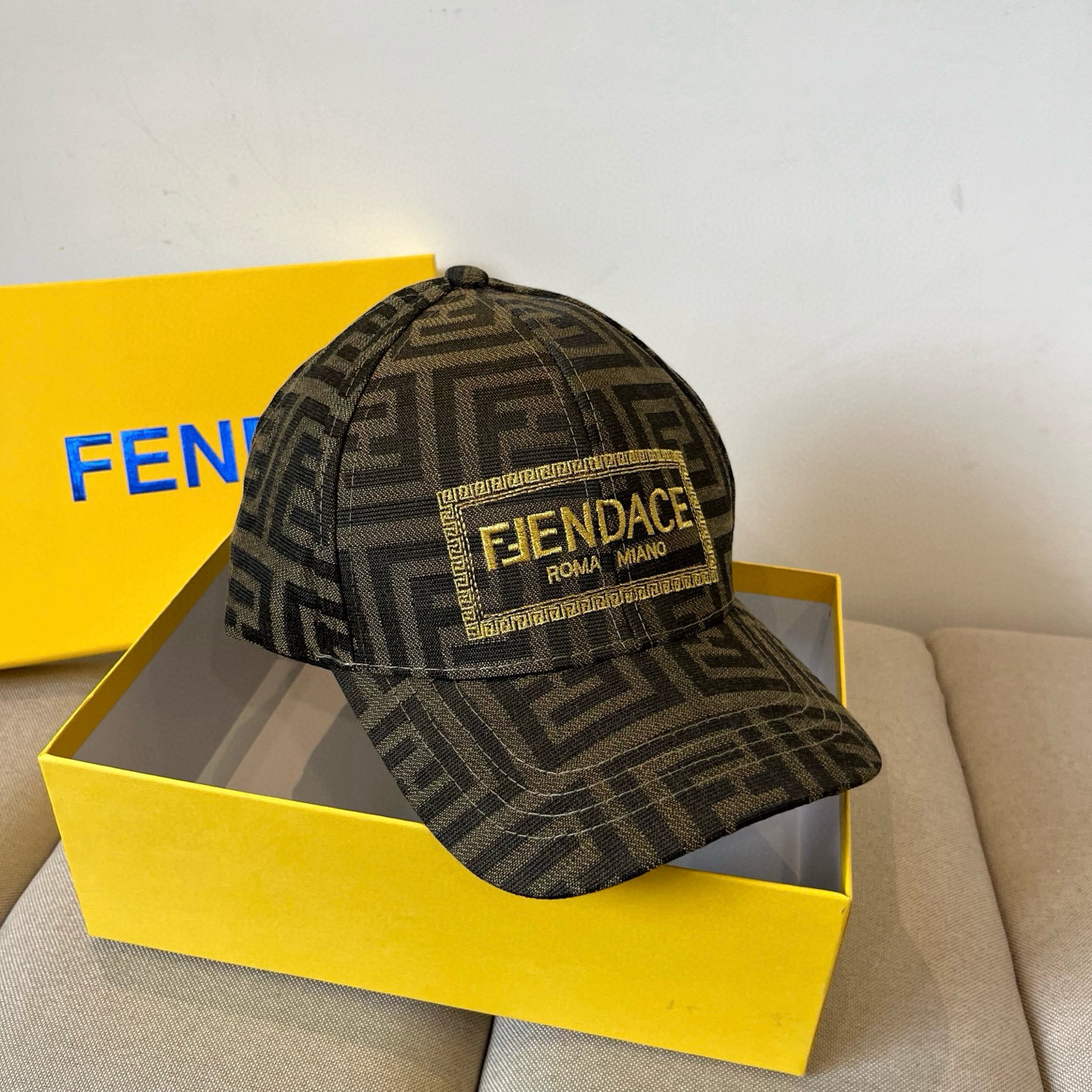  FENDI芬迪 老花系列棒球帽🧢 经典FF中古单品，气质穿搭单品，质量杠杠👍