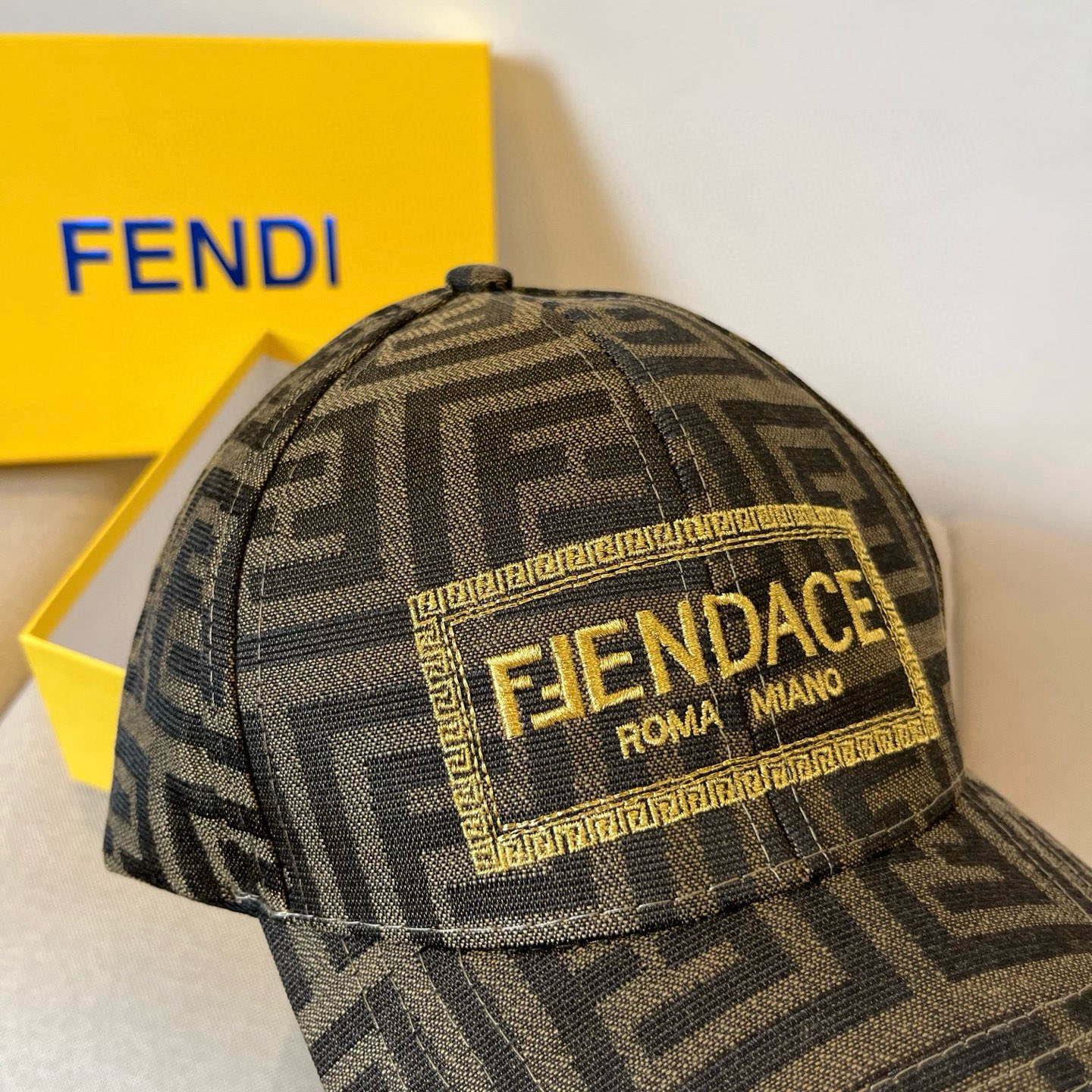  FENDI芬迪 老花系列棒球帽🧢 经典FF中古单品，气质穿搭单品，质量杠杠👍