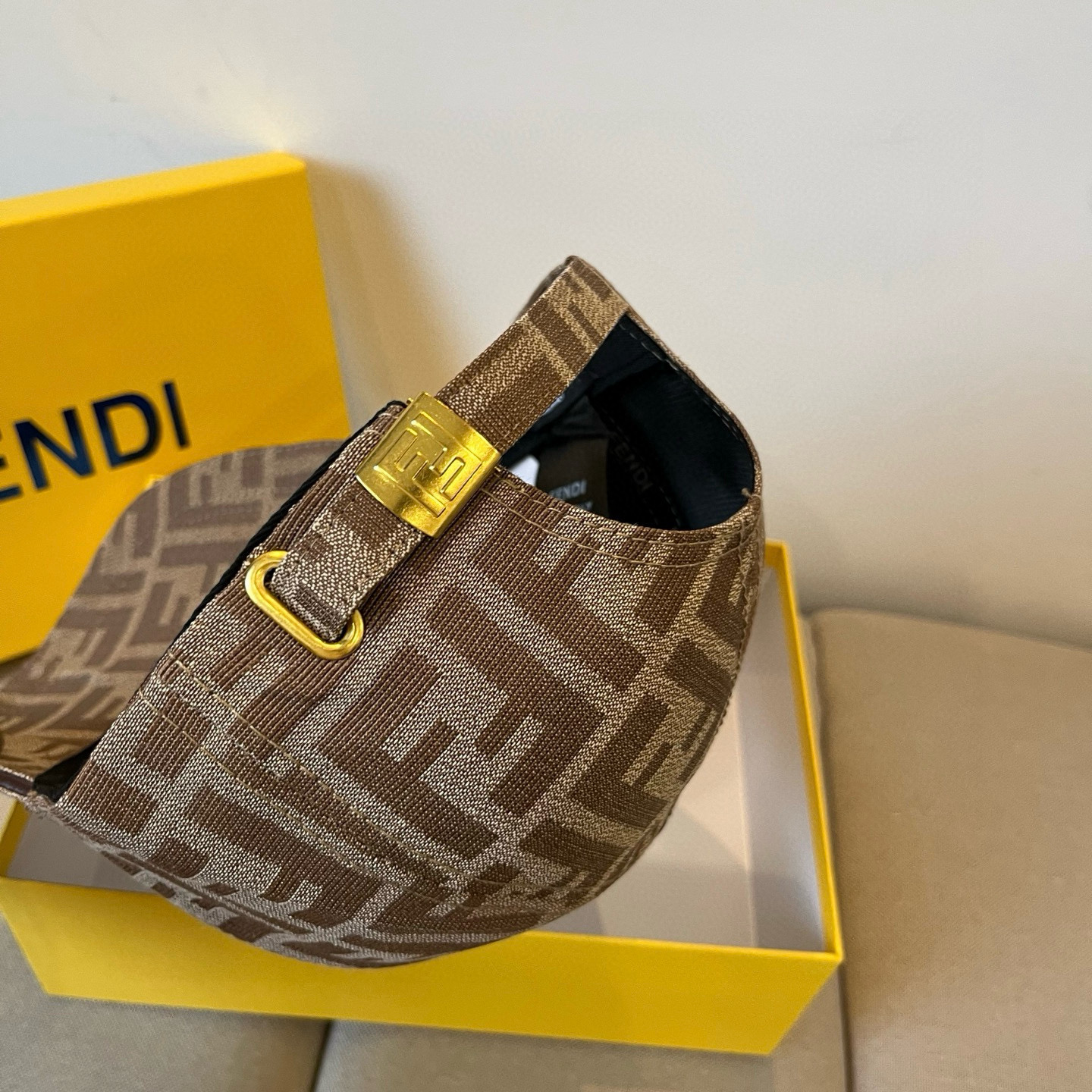  FENDI芬迪 老花系列棒球帽🧢 经典FF中古单品，气质穿搭单品，质量杠杠👍