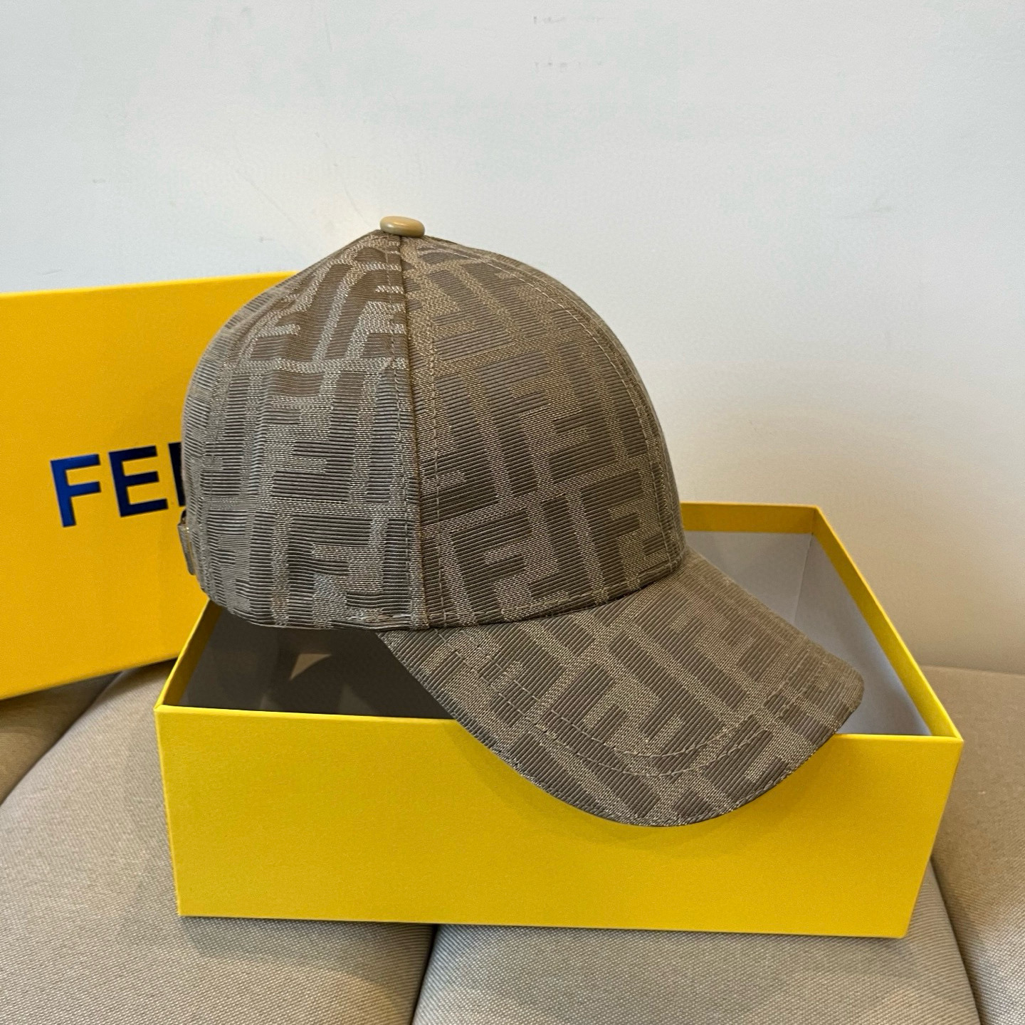  FENDI芬迪 老花系列棒球帽🧢 经典FF中古单品，气质穿搭单品，质量杠杠👍
