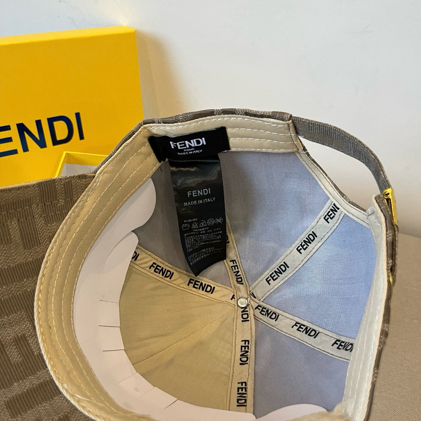  FENDI芬迪 老花系列棒球帽🧢 经典FF中古单品，气质穿搭单品，质量杠杠👍