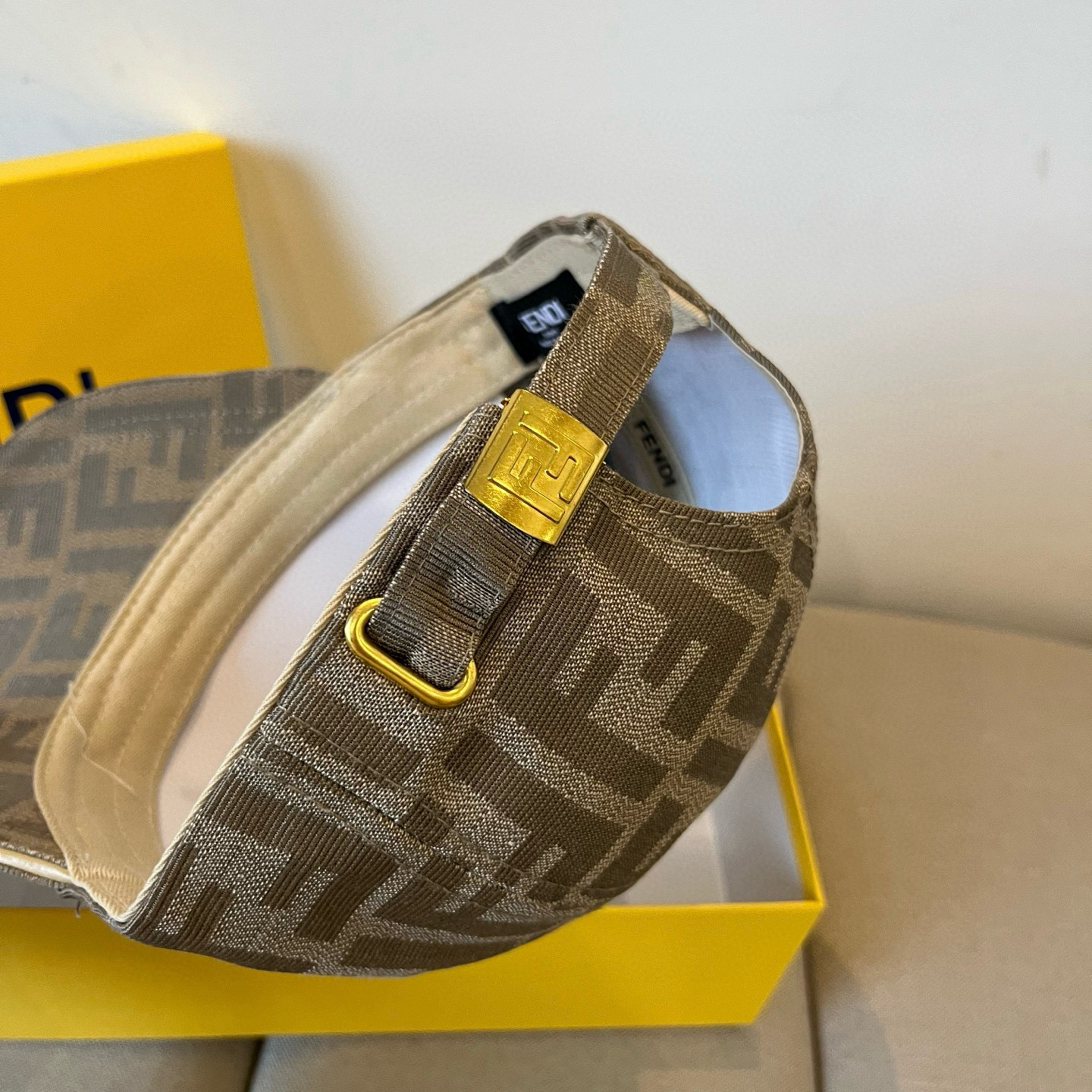  FENDI芬迪 老花系列棒球帽🧢 经典FF中古单品，气质穿搭单品，质量杠杠👍