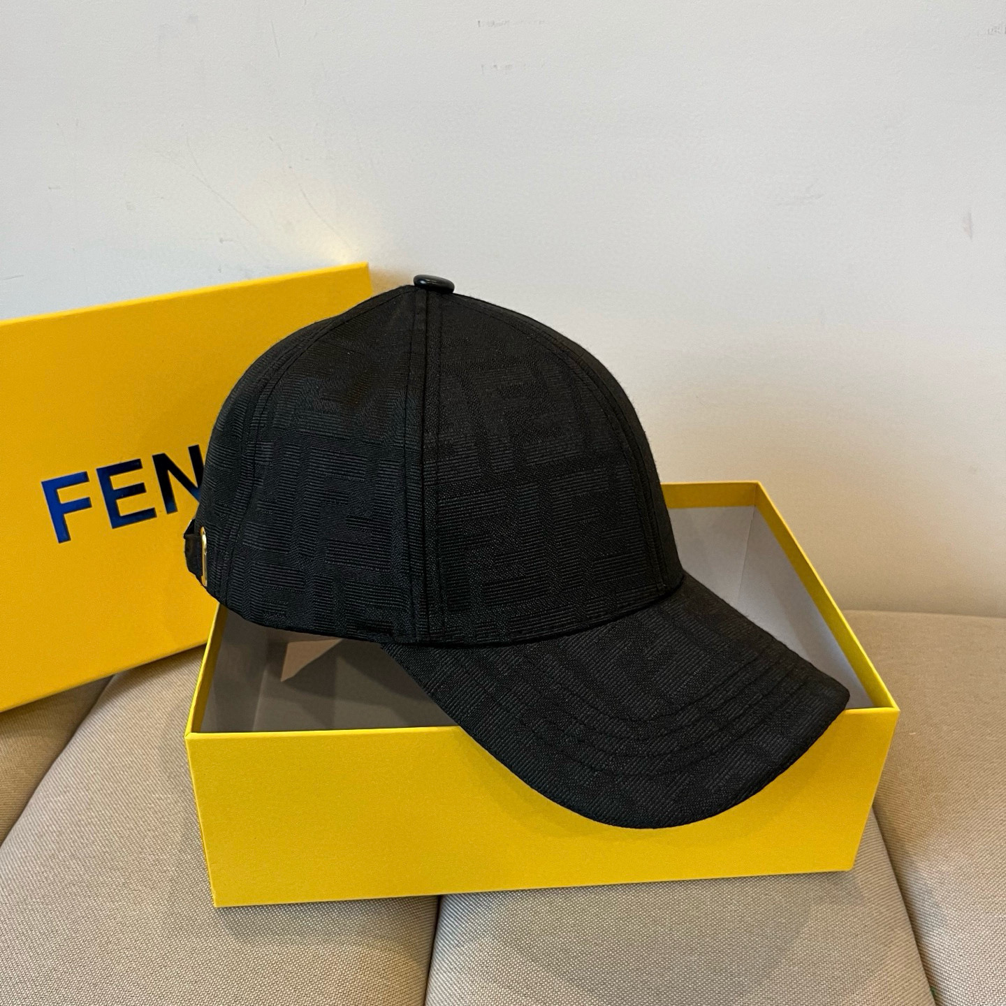  FENDI芬迪 老花系列棒球帽🧢 经典FF中古单品，气质穿搭单品，质量杠杠👍