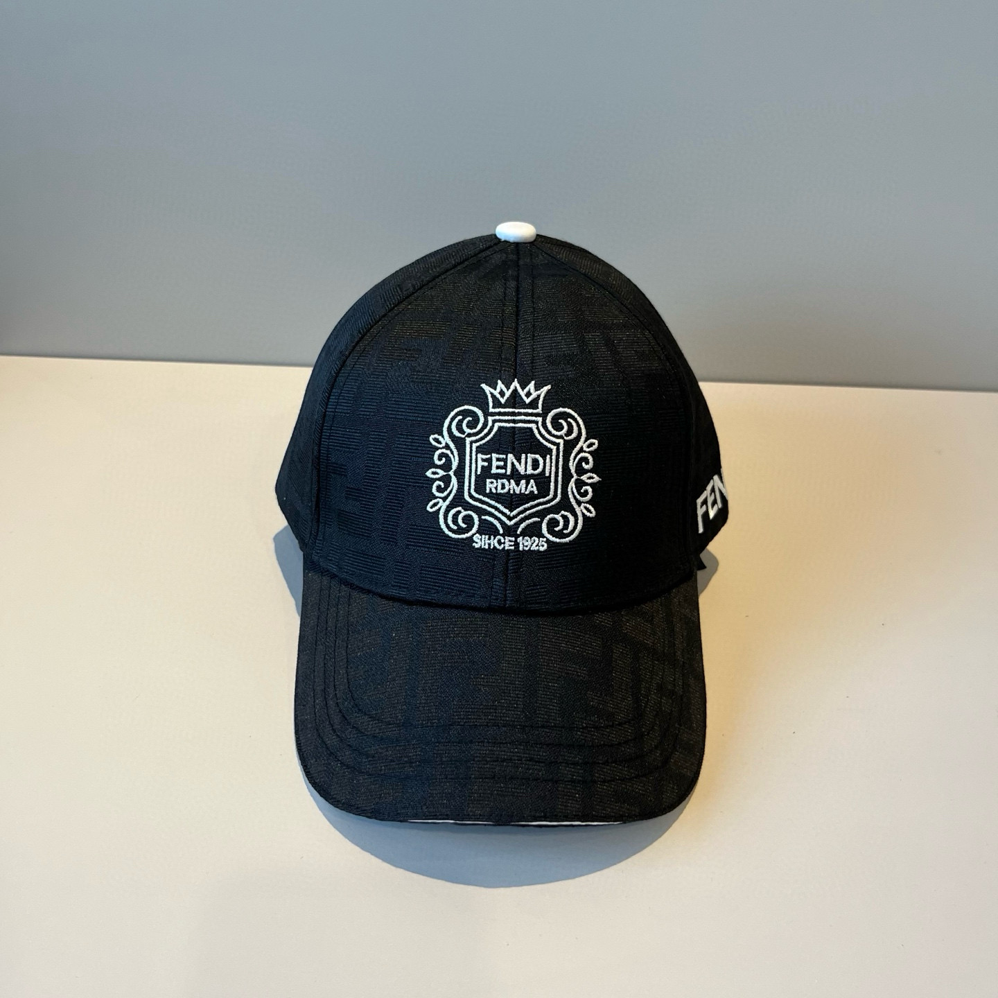  FENDI芬迪 老花系列棒球帽🧢 经典FF中古单品，气质穿搭单品，质量杠杠👍