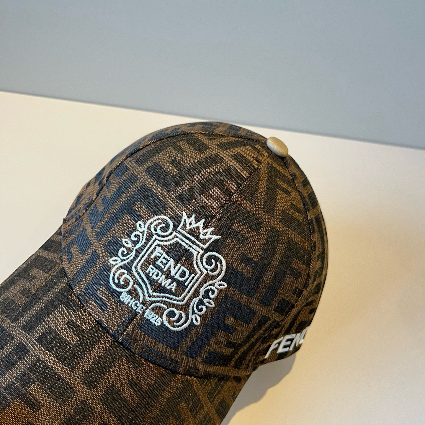  FENDI芬迪 老花系列棒球帽🧢 经典FF中古单品，气质穿搭单品，质量杠杠👍