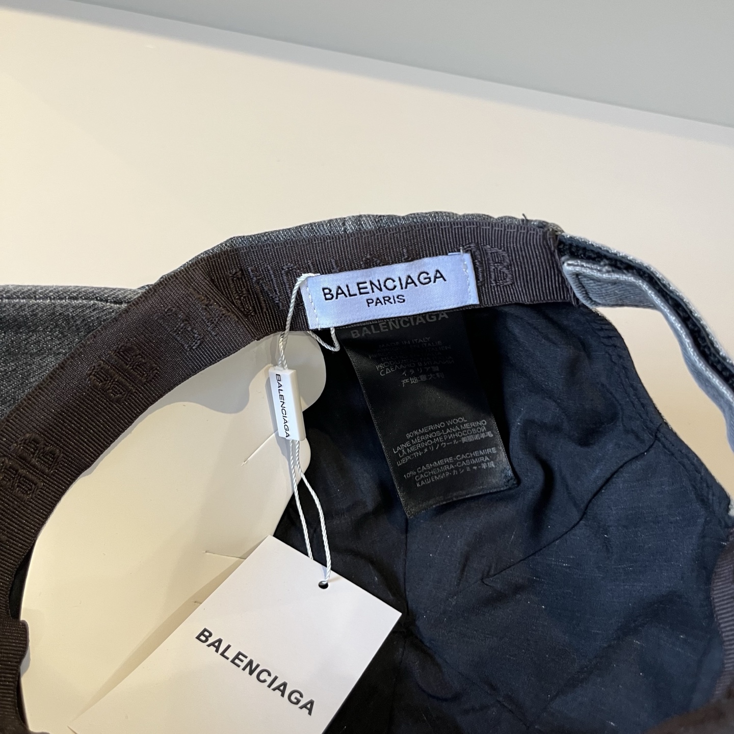  BALENCIAGA巴黎世家新款logo棒球帽，很酷的色系，男女佩戴都有不同style，第一批抢先出货