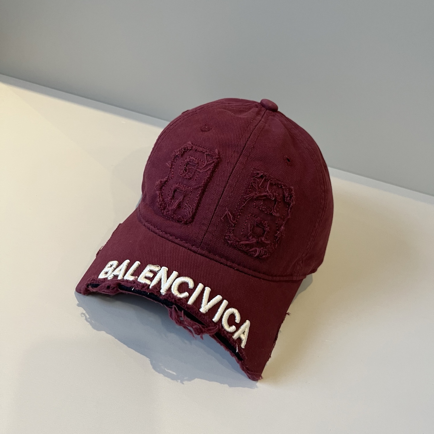  BALENCIAGA巴黎世家新款logo棒球帽，很酷的色系，男女佩戴都有不同style，第一批抢先出货