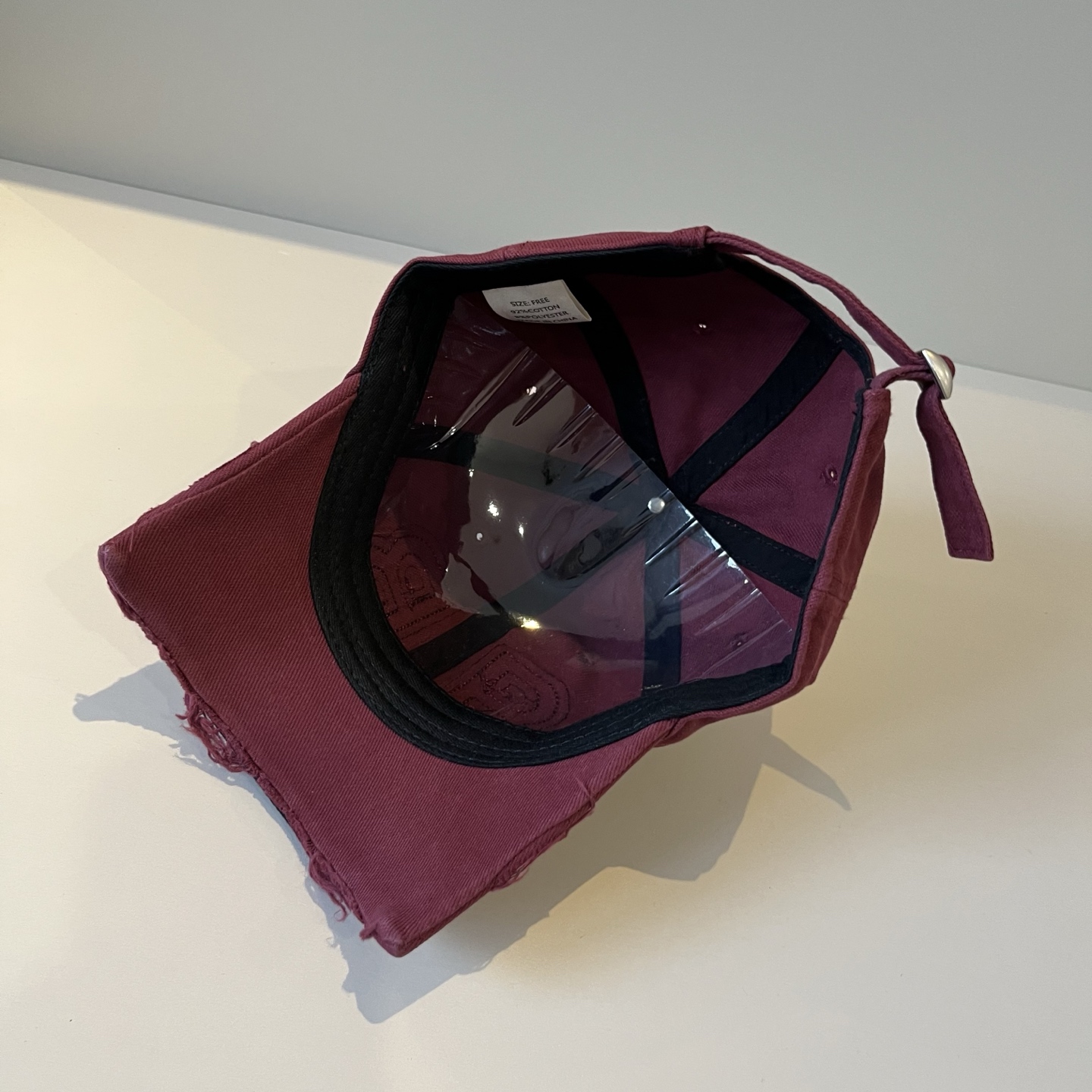  BALENCIAGA巴黎世家新款logo棒球帽，很酷的色系，男女佩戴都有不同style，第一批抢先出货