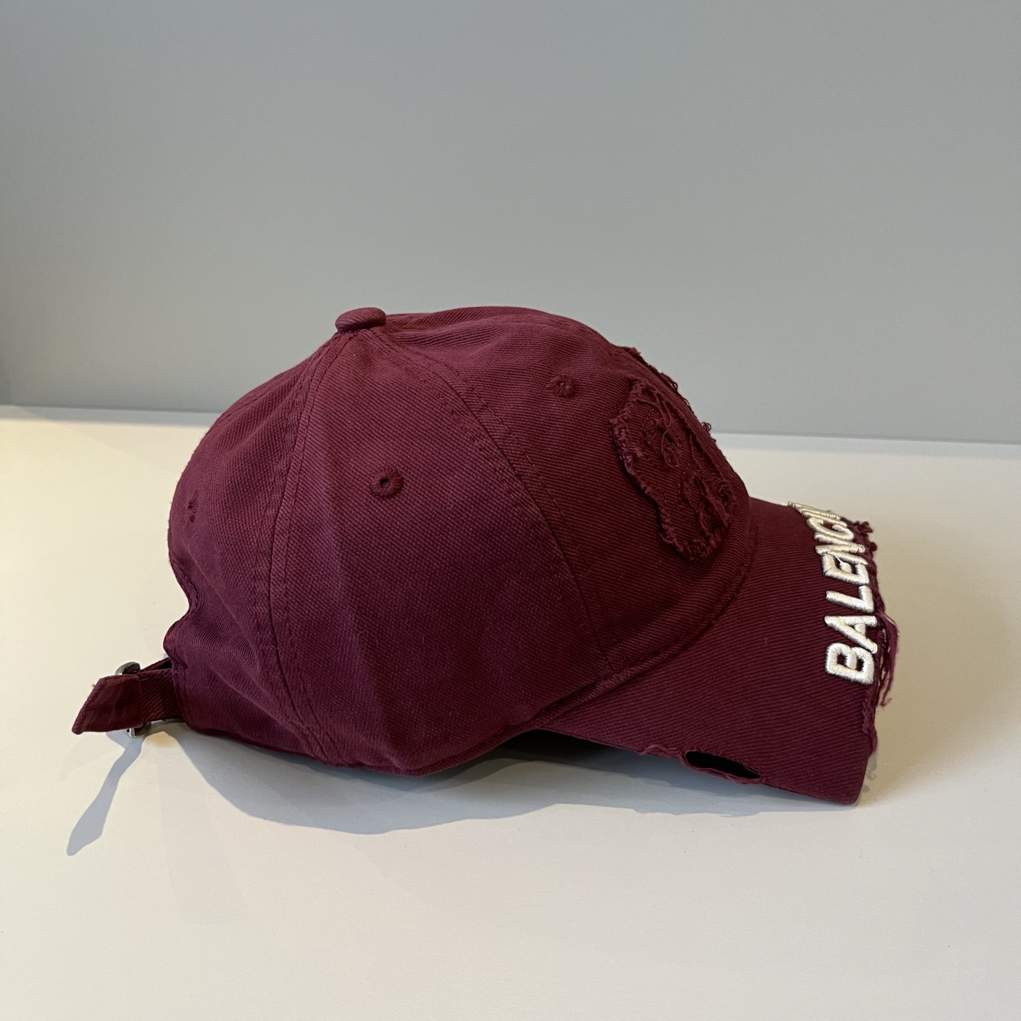  BALENCIAGA巴黎世家新款logo棒球帽，很酷的色系，男女佩戴都有不同style，第一批抢先出货