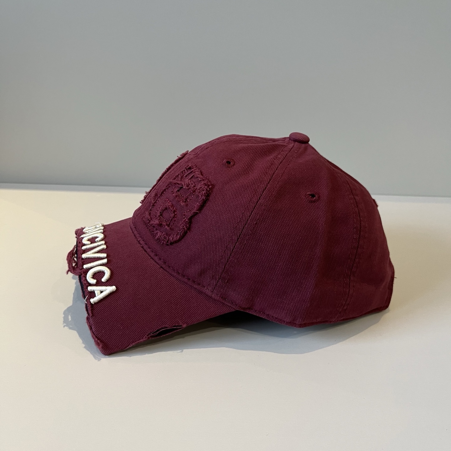  BALENCIAGA巴黎世家新款logo棒球帽，很酷的色系，男女佩戴都有不同style，第一批抢先出货