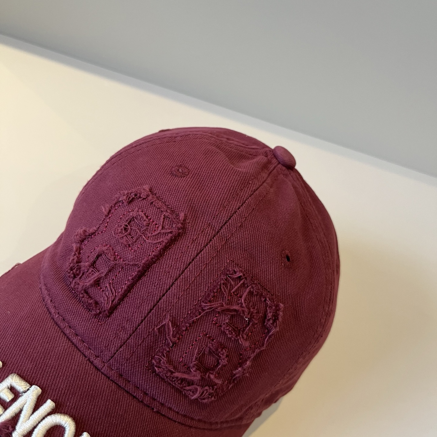  BALENCIAGA巴黎世家新款logo棒球帽，很酷的色系，男女佩戴都有不同style，第一批抢先出货