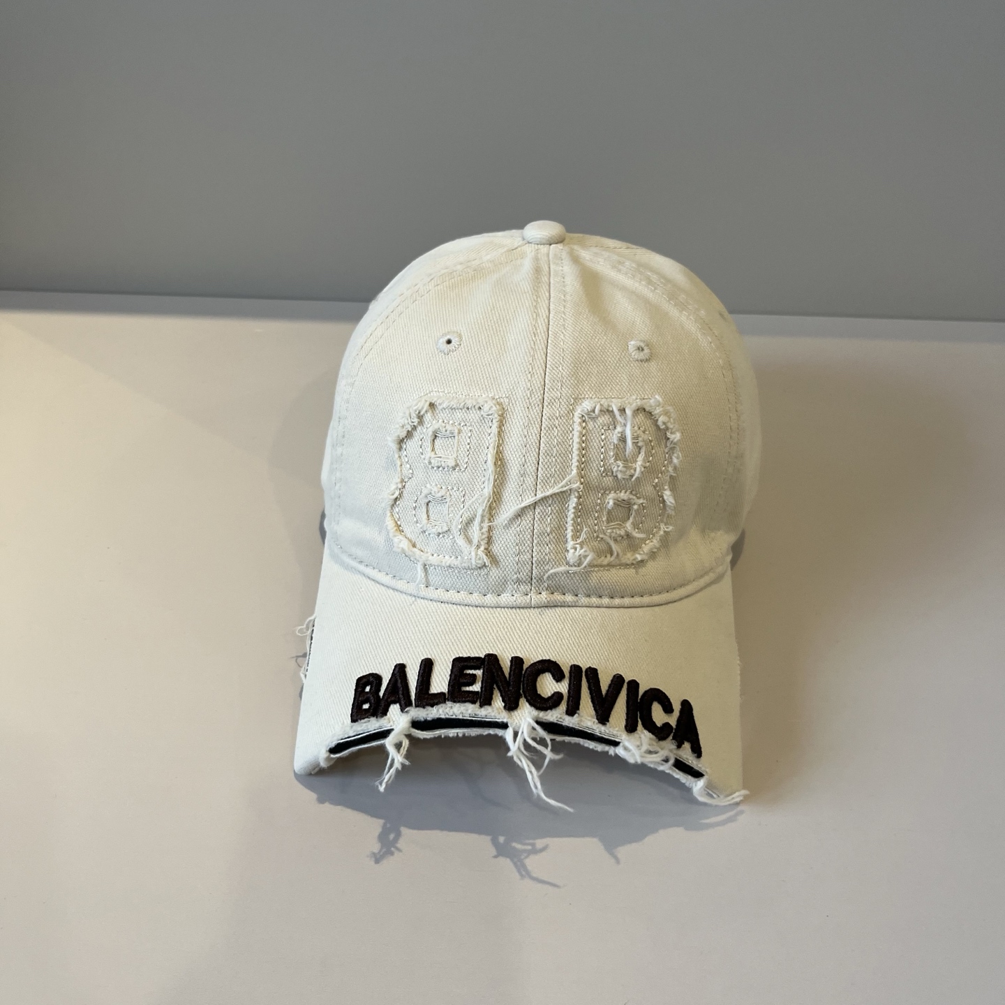  BALENCIAGA巴黎世家新款logo棒球帽，很酷的色系，男女佩戴都有不同style，第一批抢先出货