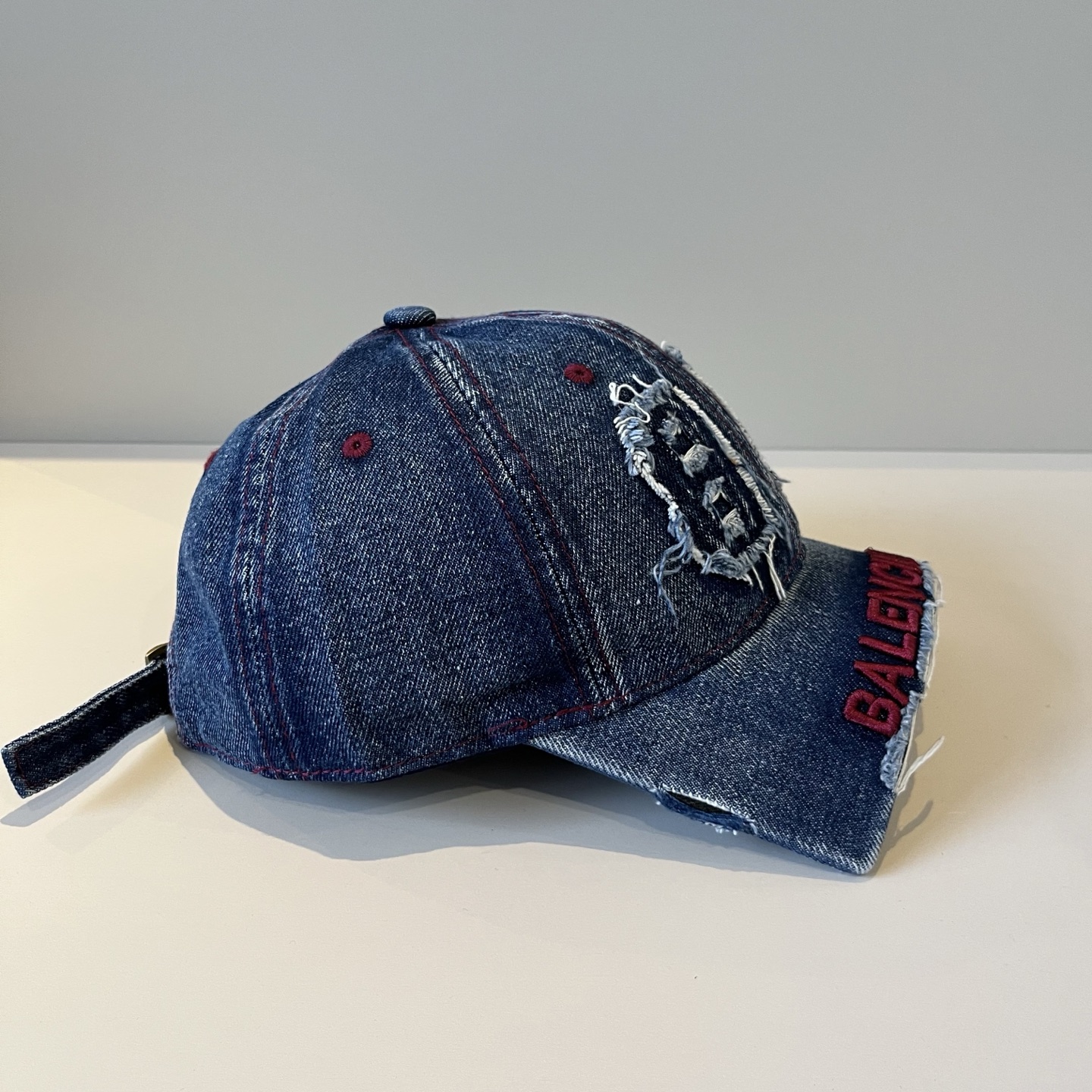  BALENCIAGA巴黎世家新款logo棒球帽，很酷的色系，男女佩戴都有不同style，第一批抢先出货