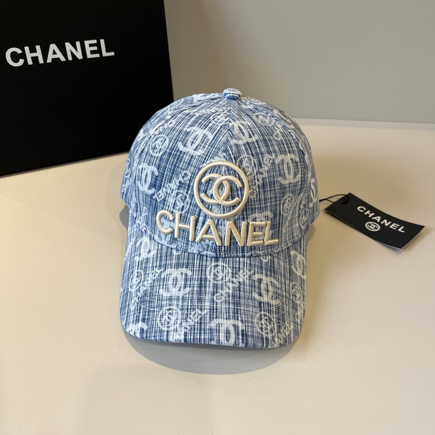 NO:348685,Chanel CHANEL new baseball cap, Xiaoxiang classic simple, fashionable and casual design New hat Straw hat Fisherman hat Baseball cap, hat, chanel, chanel, espadrilles, hats香奈儿CHANEL 新品棒球帽,小香经典简约,时尚休闲设计 跑量新品帽子草帽渔夫帽棒球帽,帽子,chanel,chanel,espadrilles,hats,hat