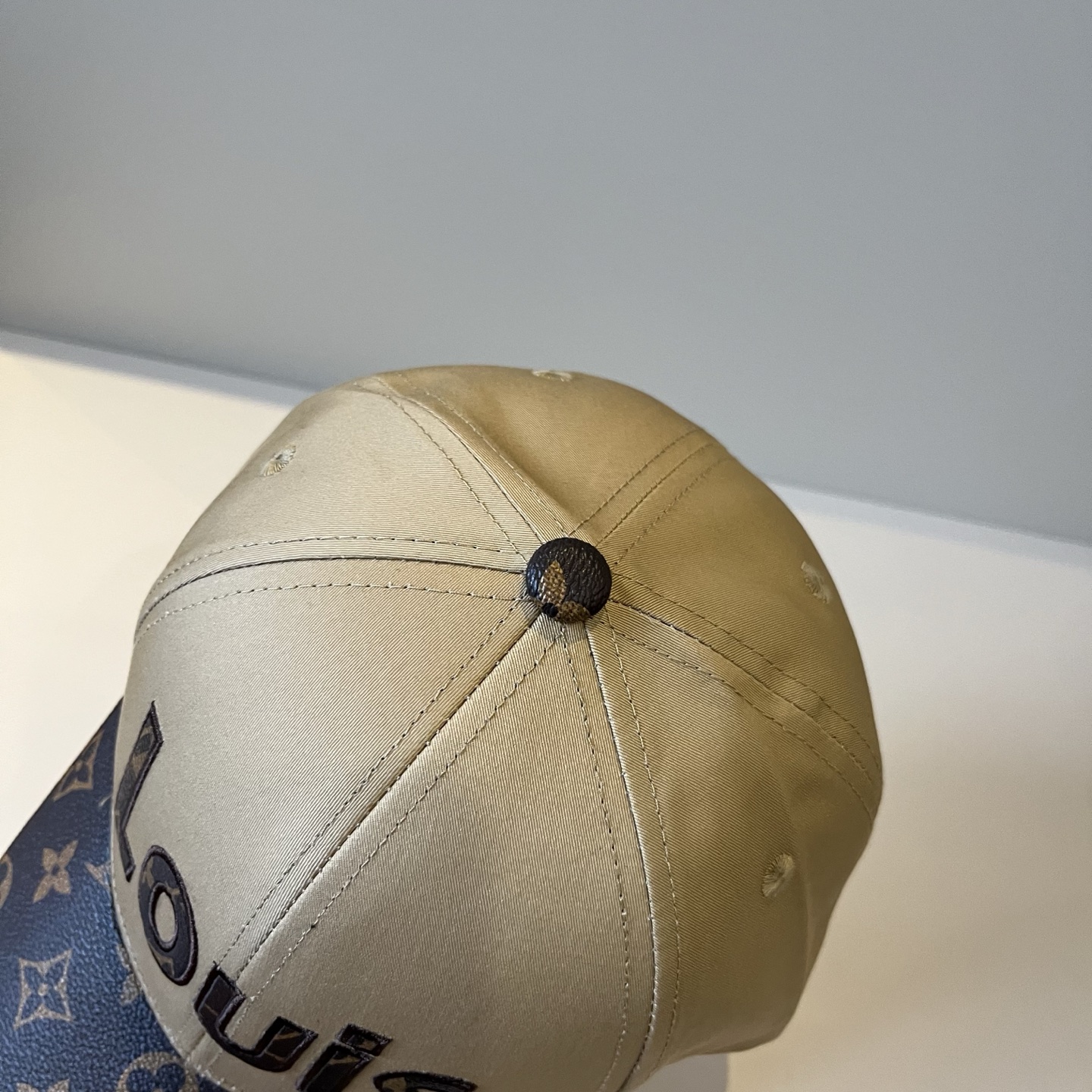 🧢路易威登棒球帽 LouisVuitton😍新款LV棒球帽，重工打造♥️高端大气，百搭款🤗男女通用！跑量