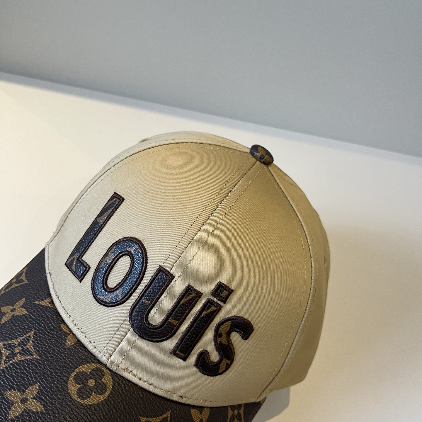 🧢路易威登棒球帽 LouisVuitton😍新款LV棒球帽，重工打造♥️高端大气，百搭款🤗男女通用！跑量