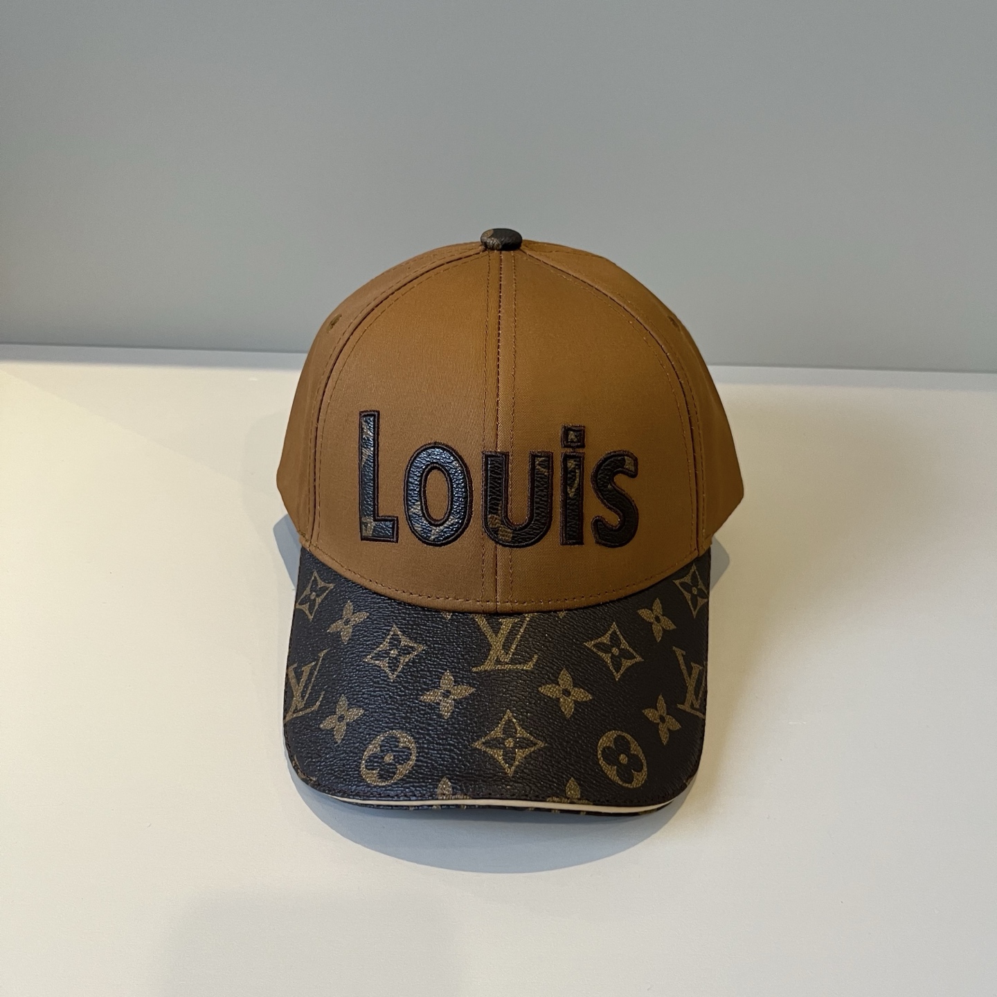 🧢路易威登棒球帽 LouisVuitton😍新款LV棒球帽，重工打造♥️高端大气，百搭款🤗男女通用！跑量