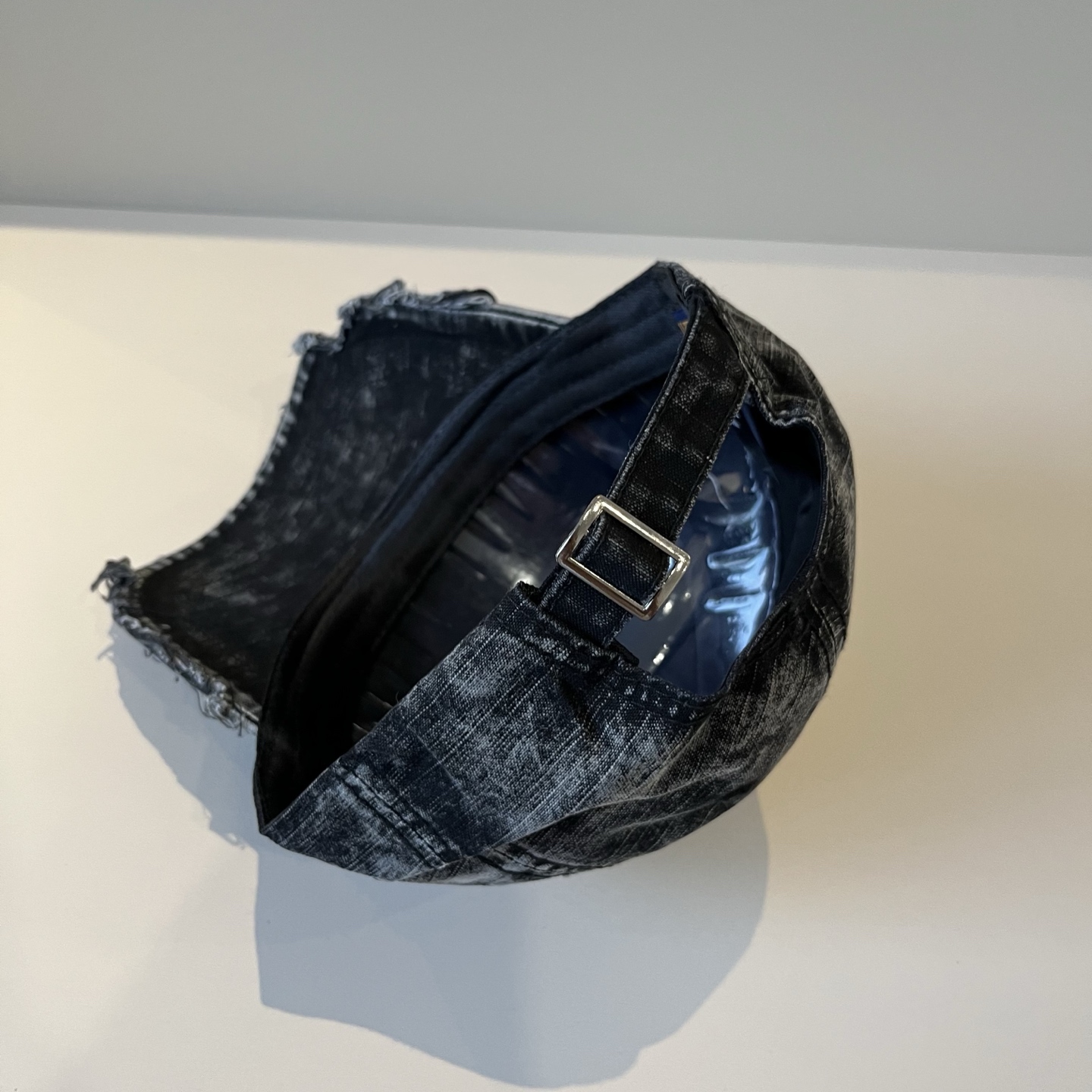 🧢路易威登棒球帽 LouisVuitton😍新款LV棒球帽，重工打造♥️高端大气，百搭款🤗男女通用！跑量