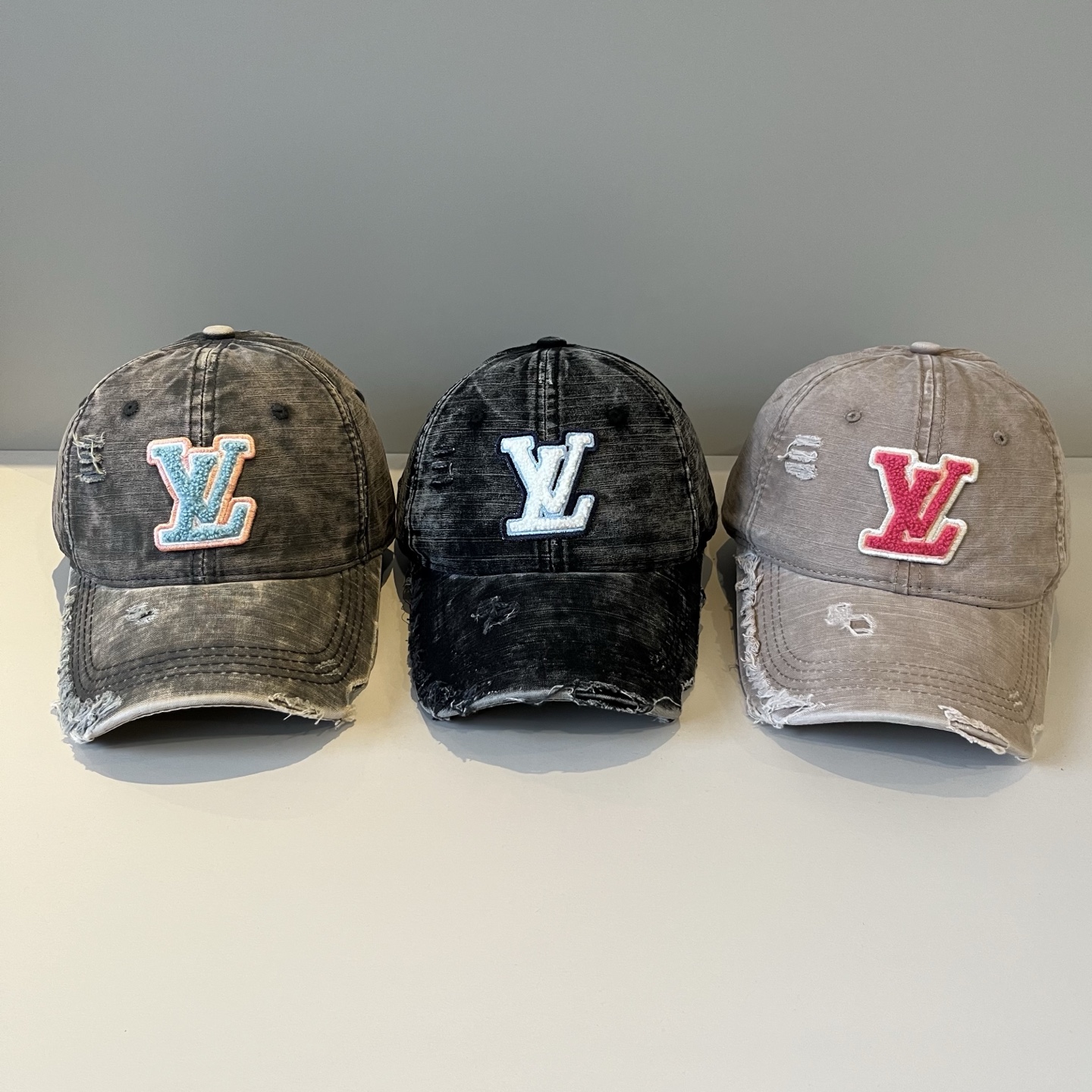 🧢路易威登棒球帽 LouisVuitton😍新款LV棒球帽，重工打造♥️高端大气，百搭款🤗男女通用！跑量