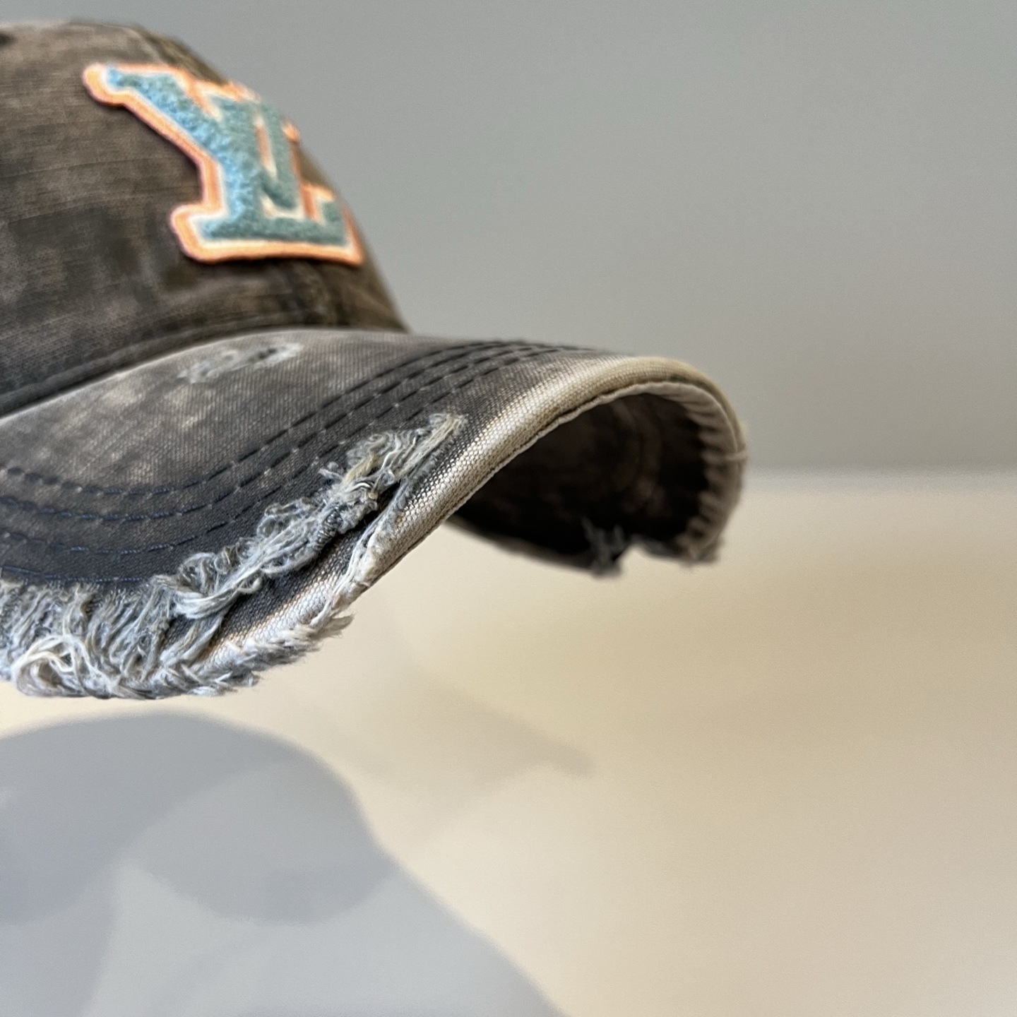 🧢路易威登棒球帽 LouisVuitton😍新款LV棒球帽，重工打造♥️高端大气，百搭款🤗男女通用！跑量