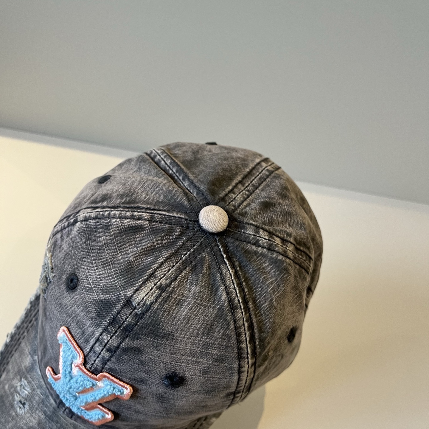 🧢路易威登棒球帽 LouisVuitton😍新款LV棒球帽，重工打造♥️高端大气，百搭款🤗男女通用！跑量