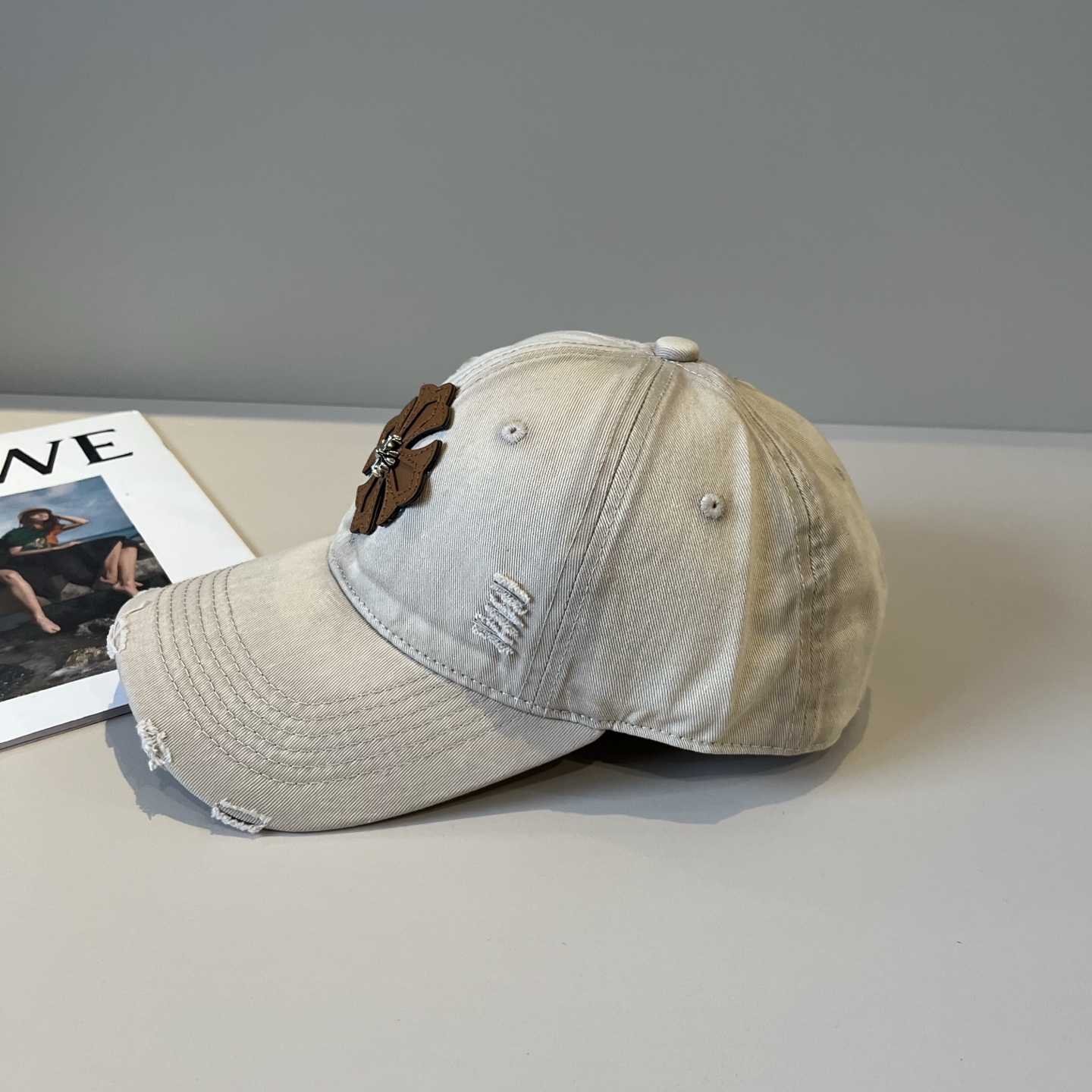  克罗心最新时尚前卫的休闲设计风格，戴上头就是这样好看看哦，做工精细，男女同款！