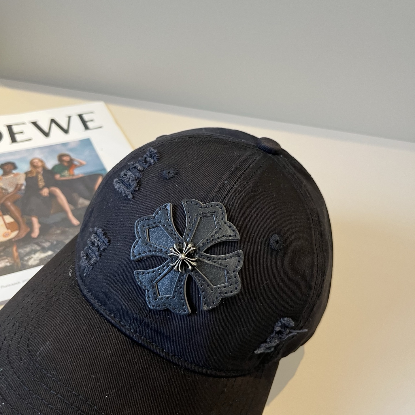  克罗心最新时尚前卫的休闲设计风格，戴上头就是这样好看看哦，做工精细，男女同款！