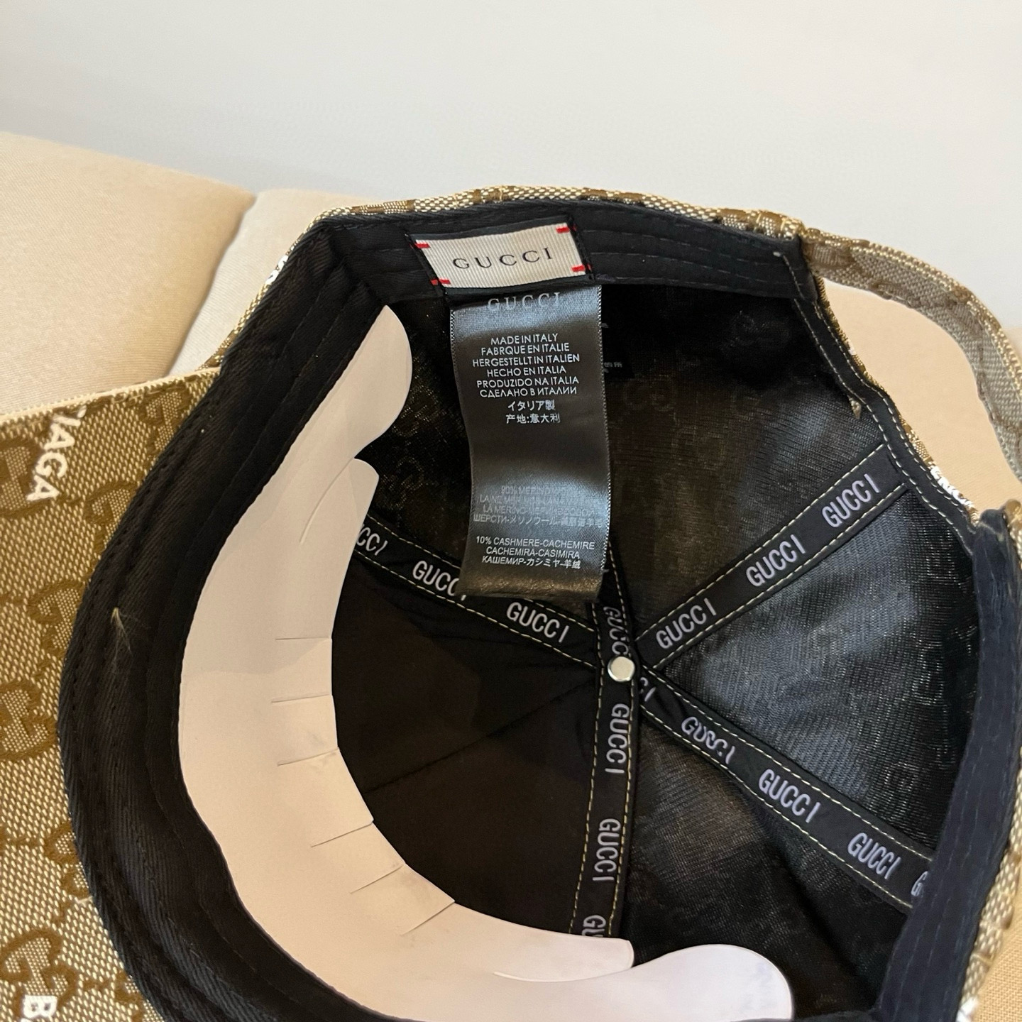  BALENCIAGA巴黎世家新款logo棒球帽，很酷的色系，男女佩戴都有不同style，第一批抢先出货