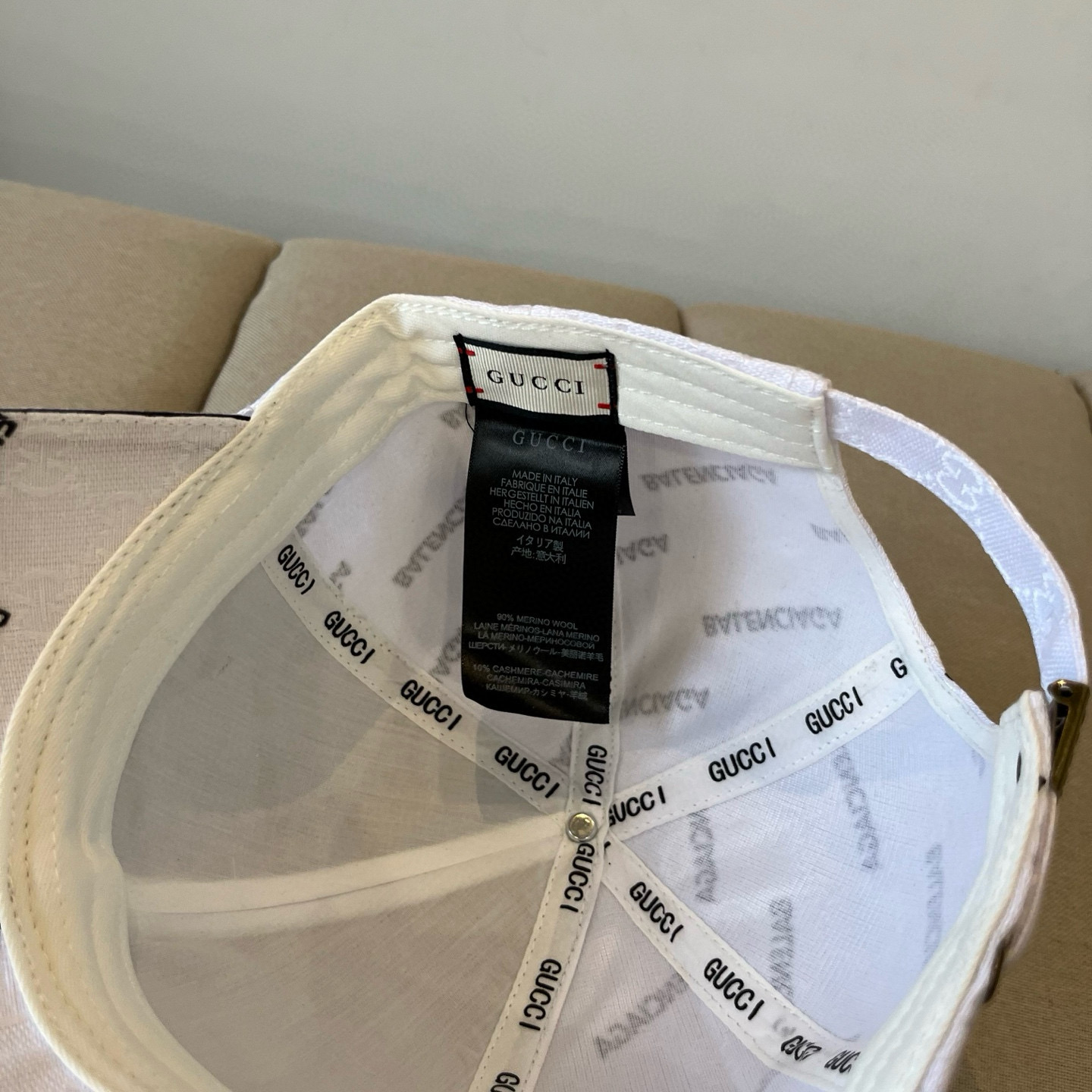  BALENCIAGA巴黎世家新款logo棒球帽，很酷的色系，男女佩戴都有不同style，第一批抢先出货