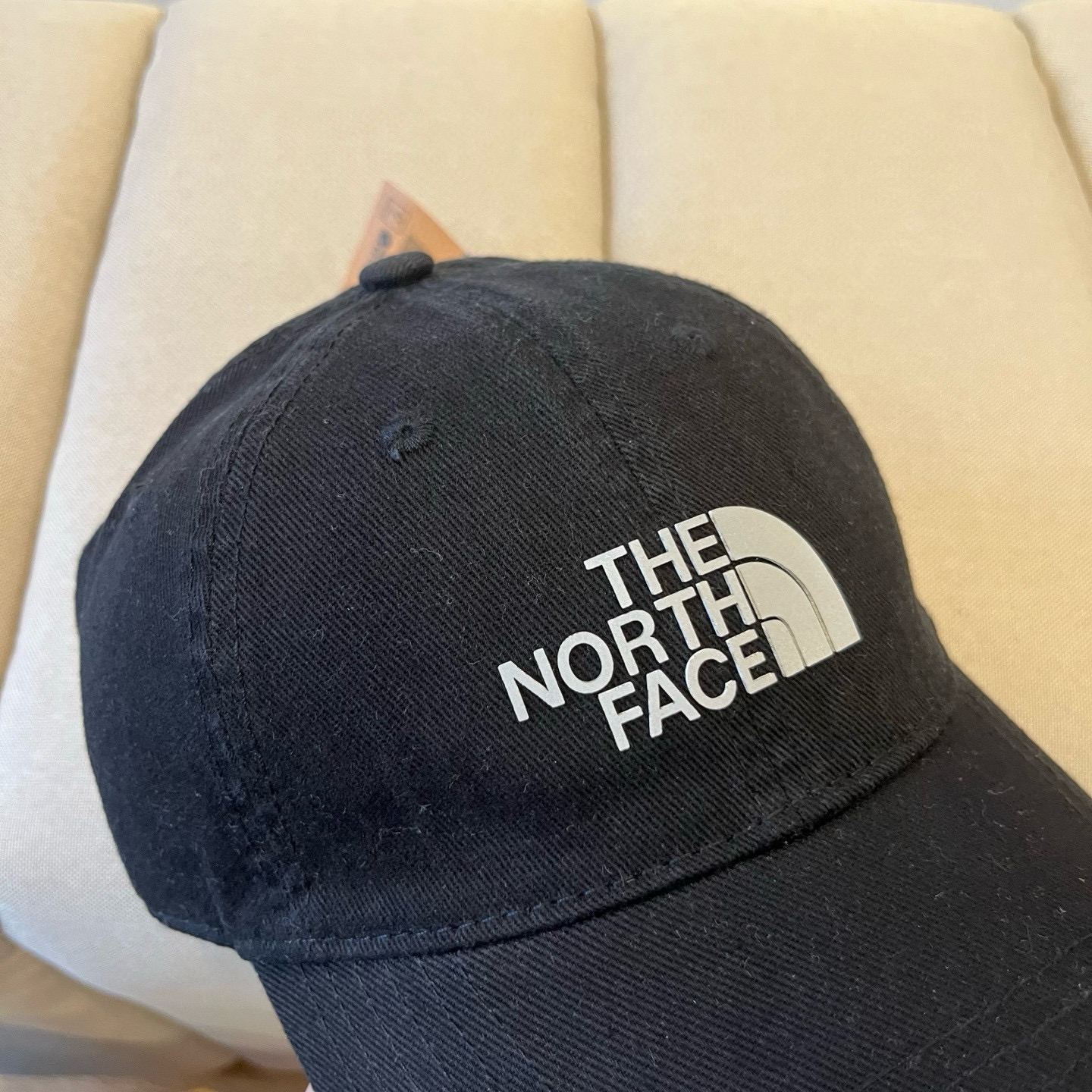 
北面♥️棒球帽🧢官网新品棒球帽，原单品质火爆来袭 。🎩 工艺非常精美 高档大气上档次！低调奢华，方便携