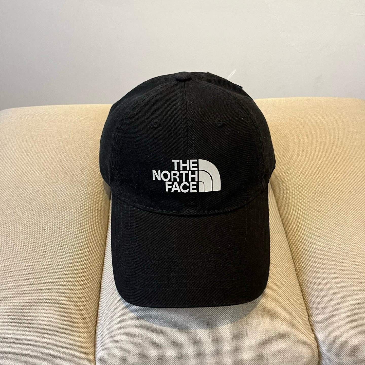 
北面♥️棒球帽🧢官网新品棒球帽，原单品质火爆来袭 。🎩 工艺非常精美 高档大气上档次！低调奢华，方便携