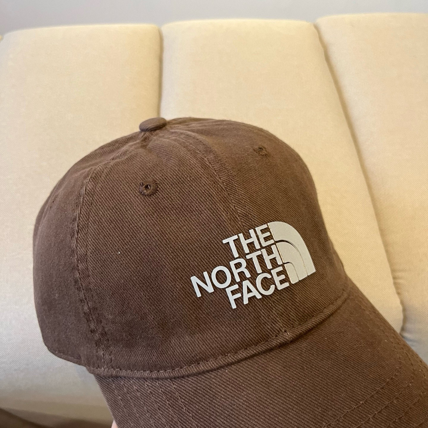 
北面♥️棒球帽🧢官网新品棒球帽，原单品质火爆来袭 。🎩 工艺非常精美 高档大气上档次！低调奢华，方便携