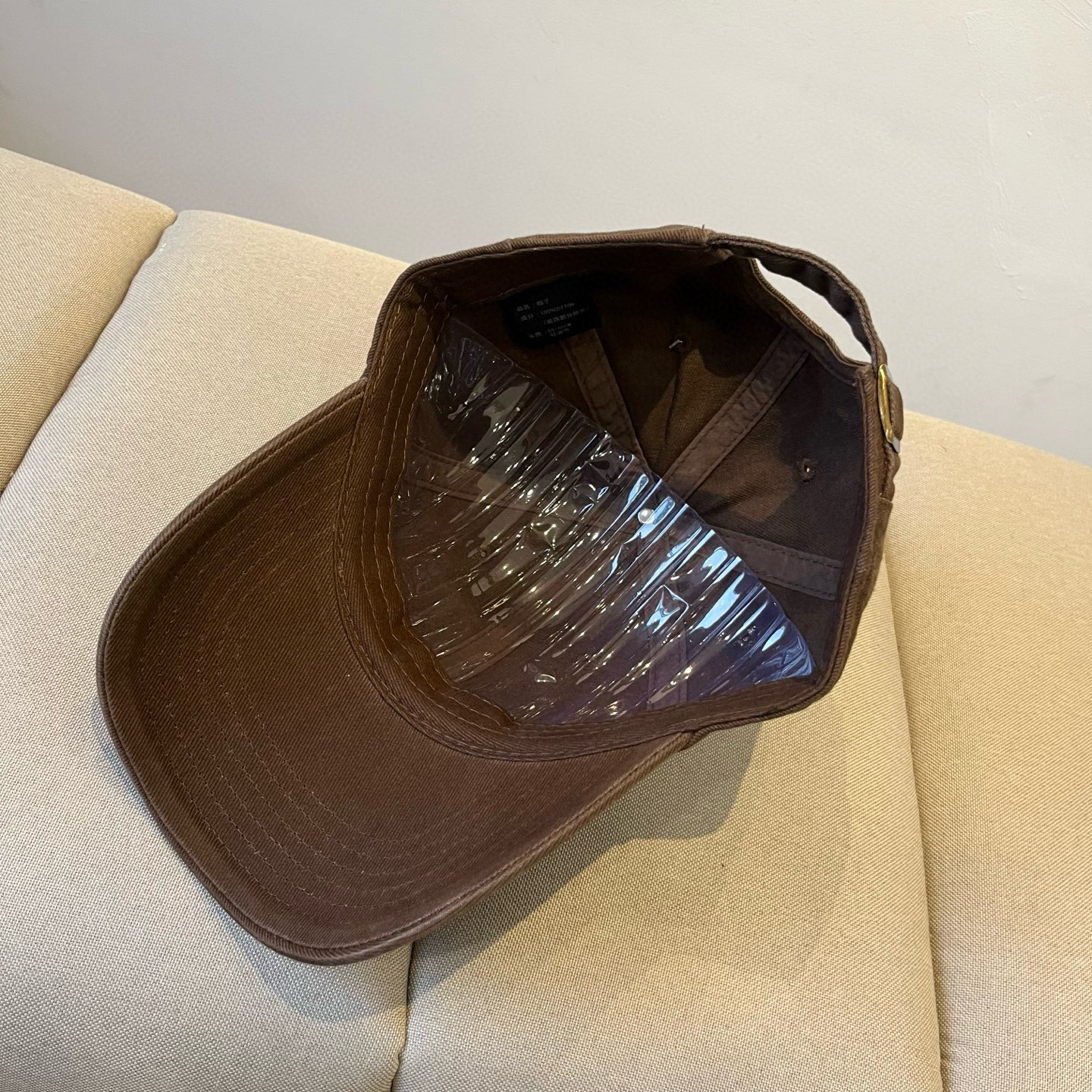 
北面♥️棒球帽🧢官网新品棒球帽，原单品质火爆来袭 。🎩 工艺非常精美 高档大气上档次！低调奢华，方便携