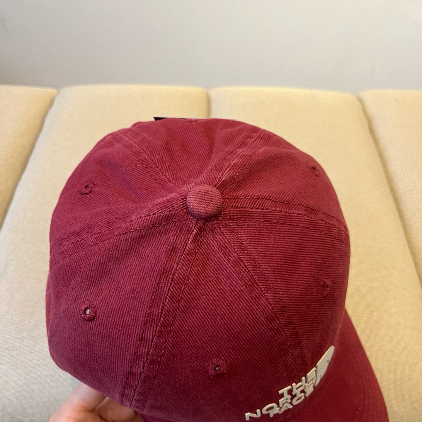 
北面♥️棒球帽🧢官网新品棒球帽，原单品质火爆来袭 。🎩 工艺非常精美 高档大气上档次！低调奢华，方便携