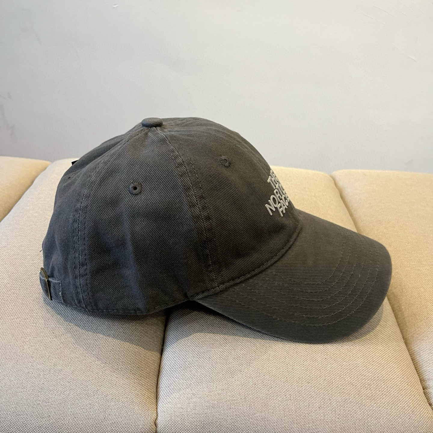 
北面♥️棒球帽🧢官网新品棒球帽，原单品质火爆来袭 。🎩 工艺非常精美 高档大气上档次！低调奢华，方便携