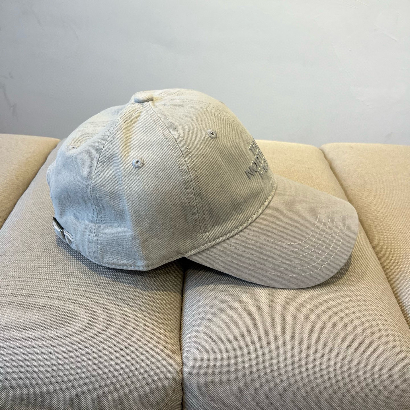 
北面♥️棒球帽🧢官网新品棒球帽，原单品质火爆来袭 。🎩 工艺非常精美 高档大气上档次！低调奢华，方便携