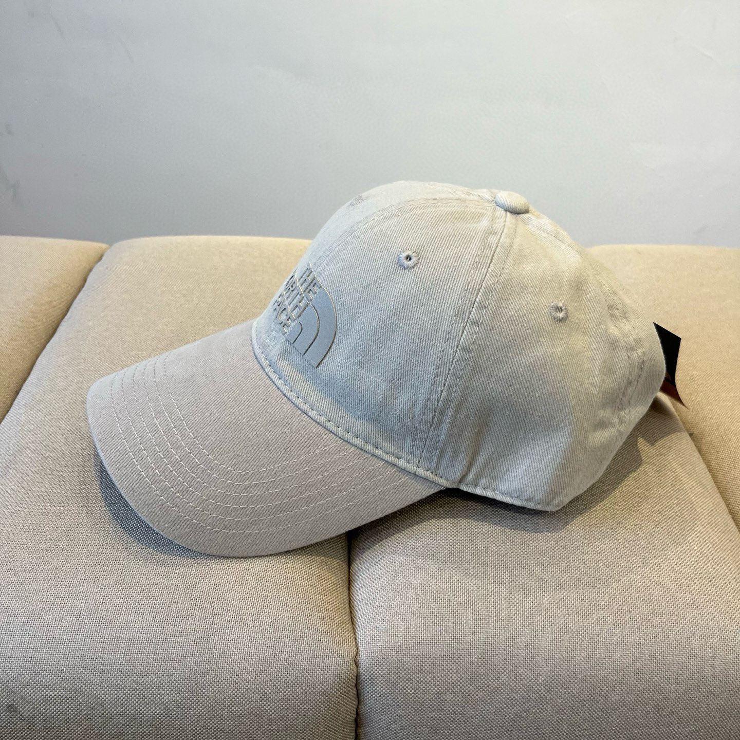 
北面♥️棒球帽🧢官网新品棒球帽，原单品质火爆来袭 。🎩 工艺非常精美 高档大气上档次！低调奢华，方便携