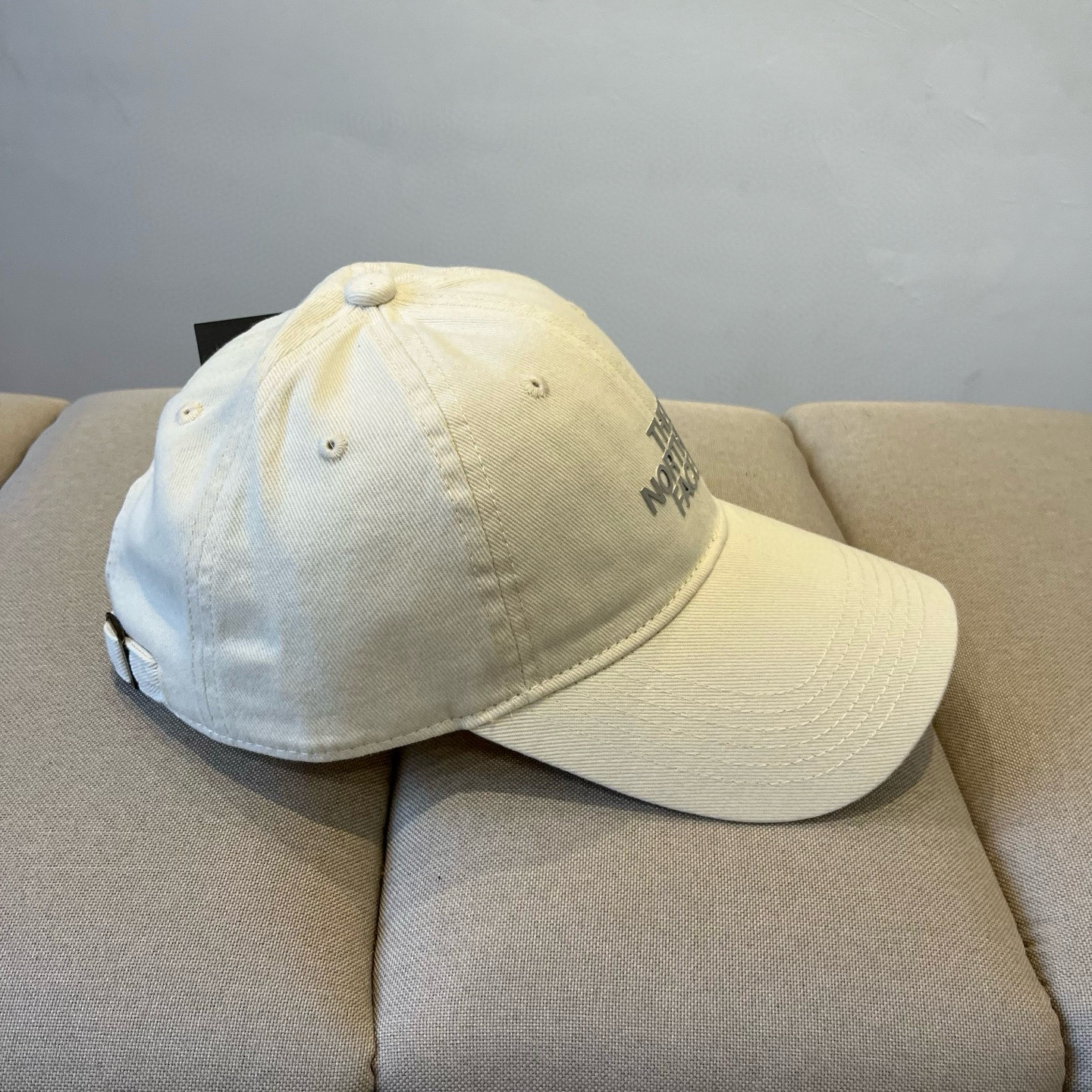 
北面♥️棒球帽🧢官网新品棒球帽，原单品质火爆来袭 。🎩 工艺非常精美 高档大气上档次！低调奢华，方便携