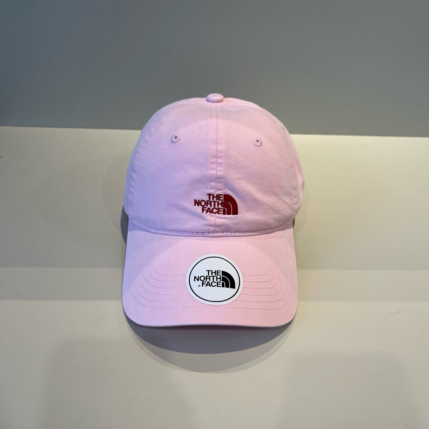 
北面♥️棒球帽🧢官网新品棒球帽，原单品质火爆来袭 。🎩 工艺非常精美 高档大气上档次！低调奢华，方便携