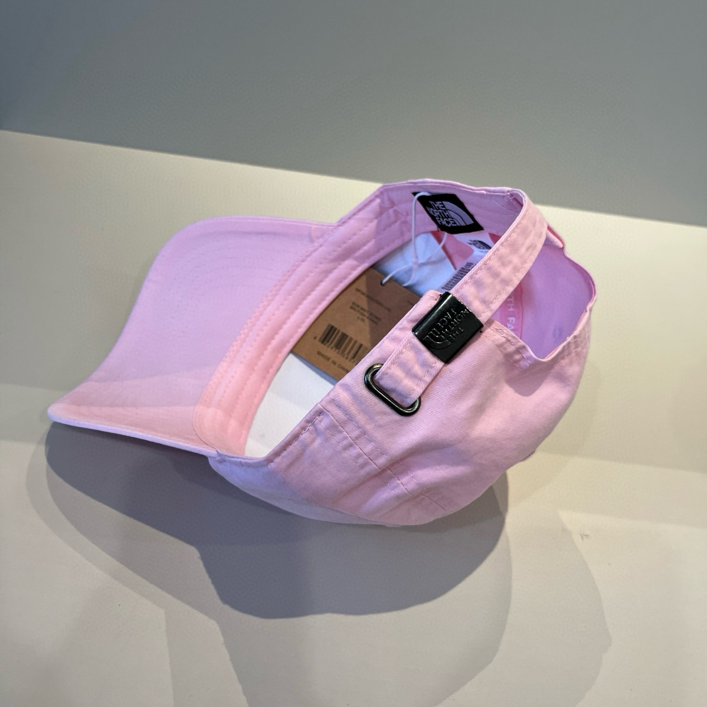 
北面♥️棒球帽🧢官网新品棒球帽，原单品质火爆来袭 。🎩 工艺非常精美 高档大气上档次！低调奢华，方便携