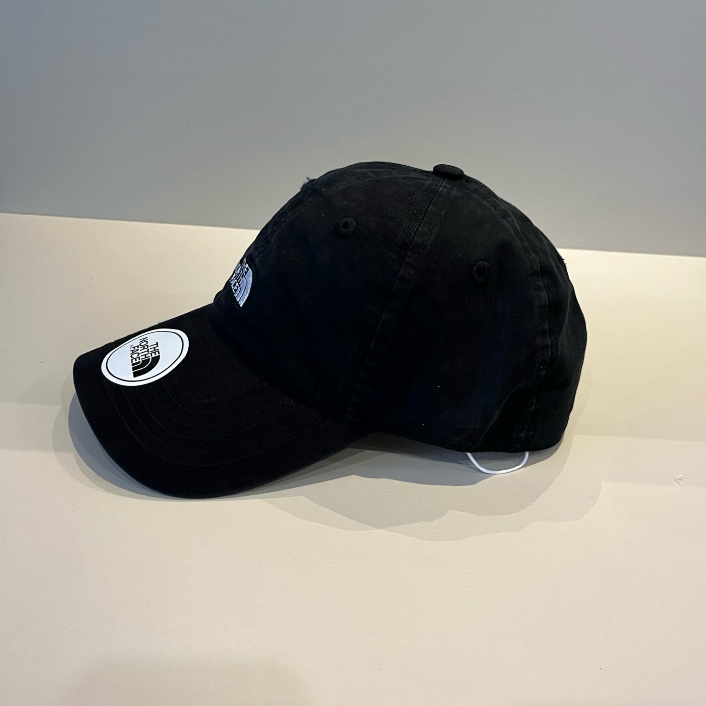 
北面♥️棒球帽🧢官网新品棒球帽，原单品质火爆来袭 。🎩 工艺非常精美 高档大气上档次！低调奢华，方便携