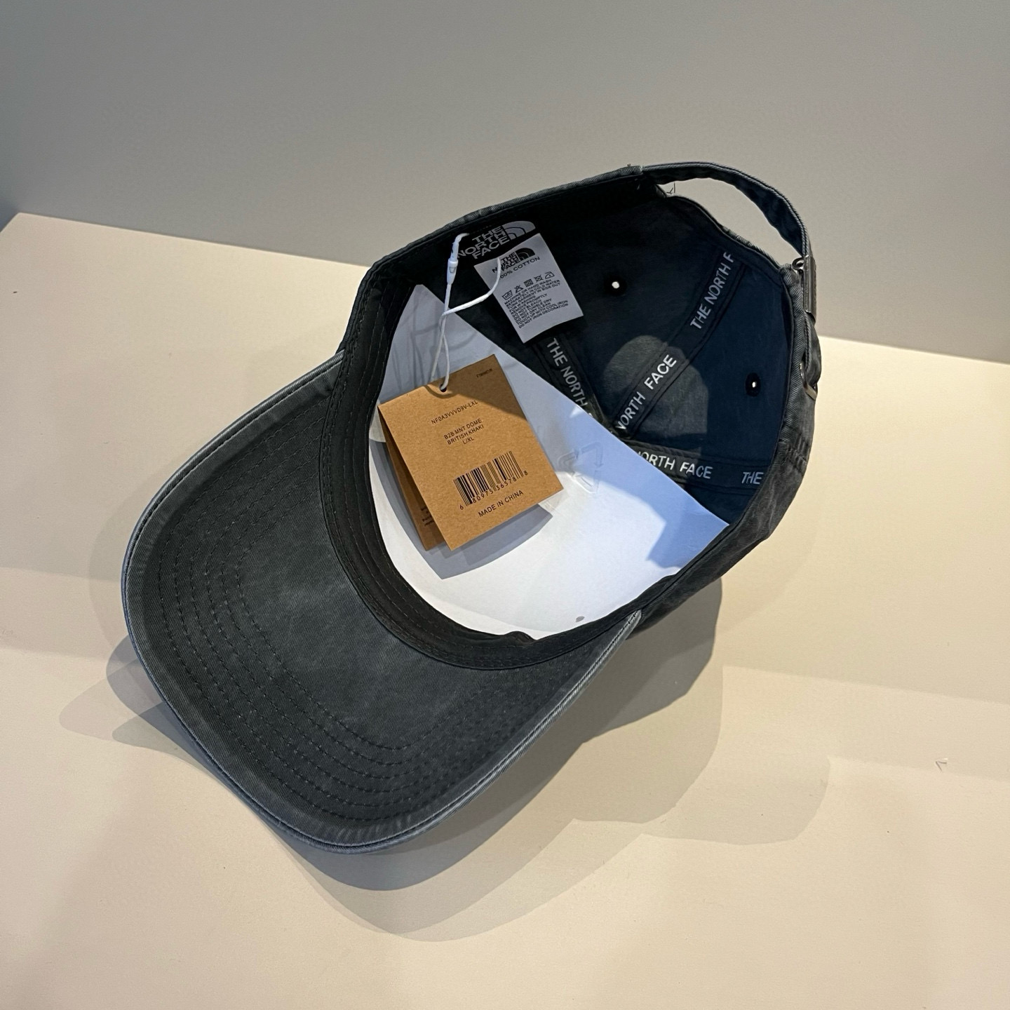 
北面♥️棒球帽🧢官网新品棒球帽，原单品质火爆来袭 。🎩 工艺非常精美 高档大气上档次！低调奢华，方便携