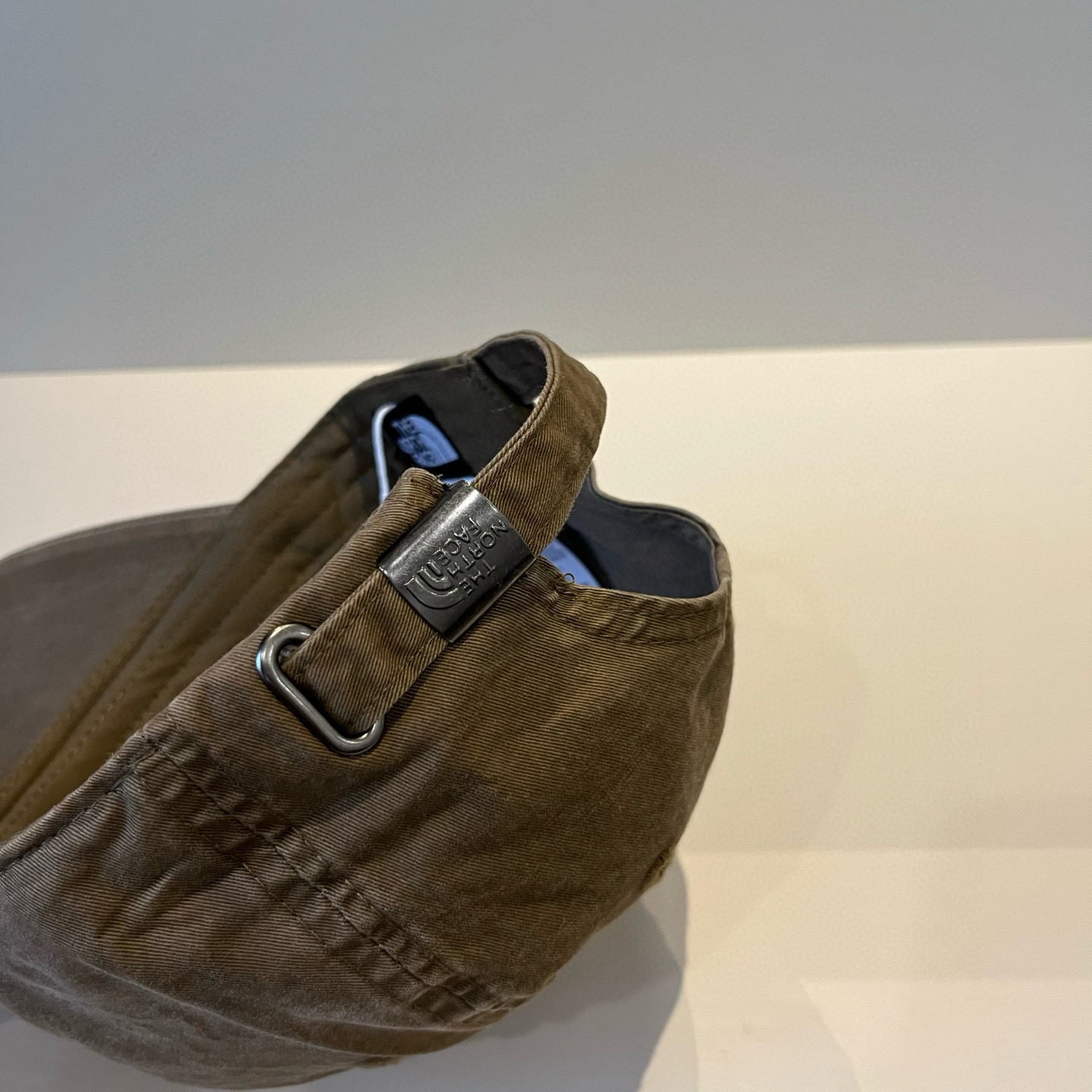 
北面♥️棒球帽🧢官网新品棒球帽，原单品质火爆来袭 。🎩 工艺非常精美 高档大气上档次！低调奢华，方便携