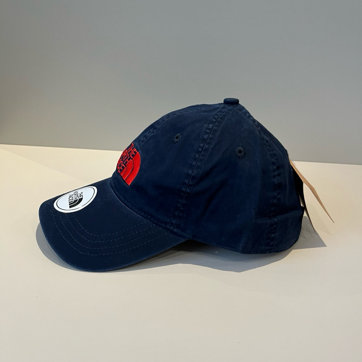 
北面♥️棒球帽🧢官网新品棒球帽，原单品质火爆来袭 。🎩 工艺非常精美 高档大气上档次！低调奢华，方便携