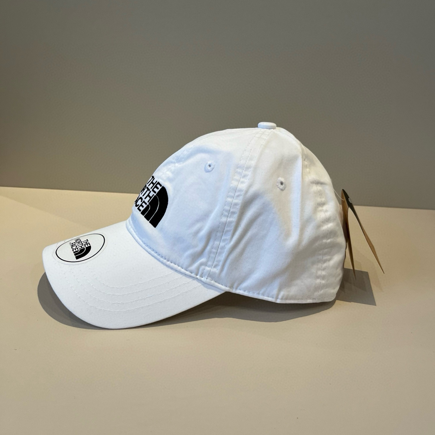 
北面♥️棒球帽🧢官网新品棒球帽，原单品质火爆来袭 。🎩 工艺非常精美 高档大气上档次！低调奢华，方便携