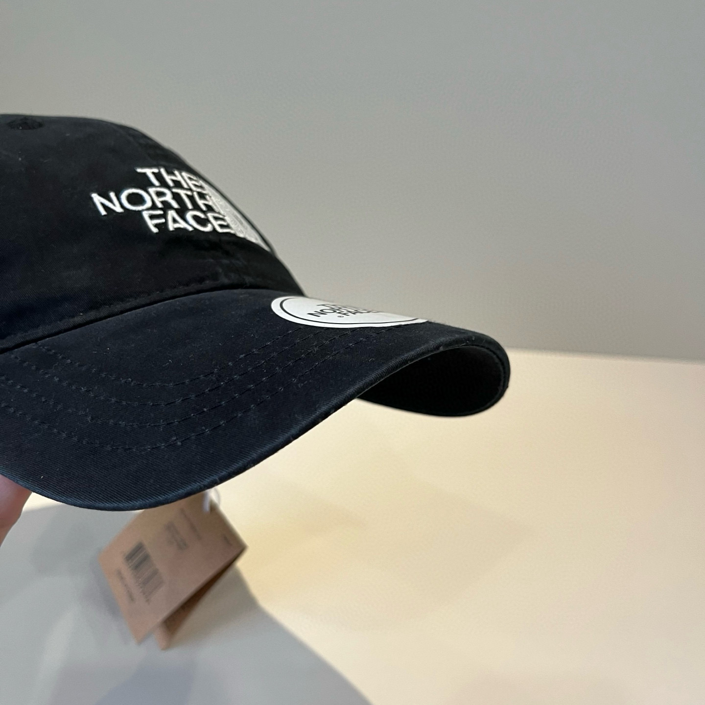 
北面♥️棒球帽🧢官网新品棒球帽，原单品质火爆来袭 。🎩 工艺非常精美 高档大气上档次！低调奢华，方便携