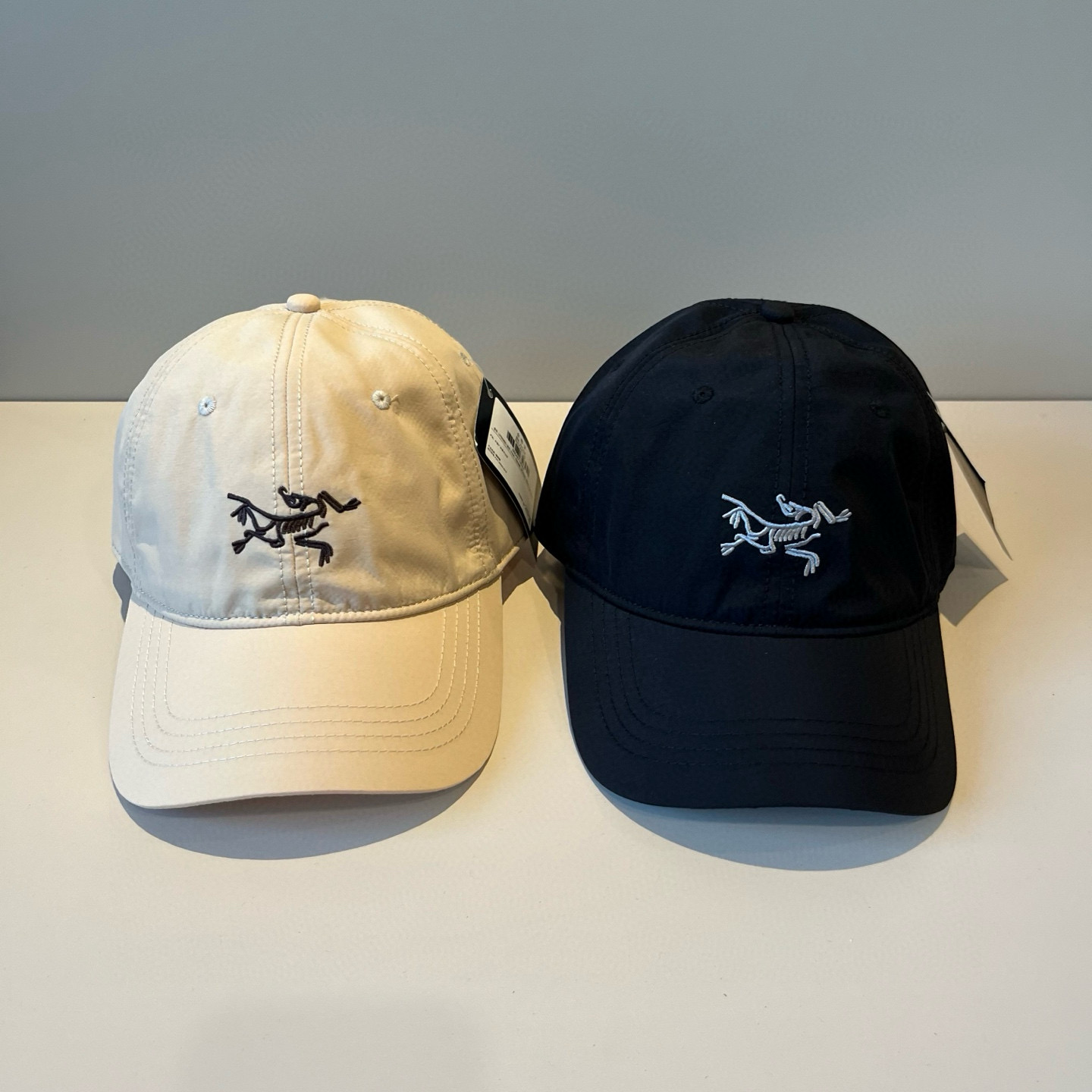 【始祖鸟】2025春款新款简约棒球帽，新款出货，大牌款超好搭配，赶紧入手！