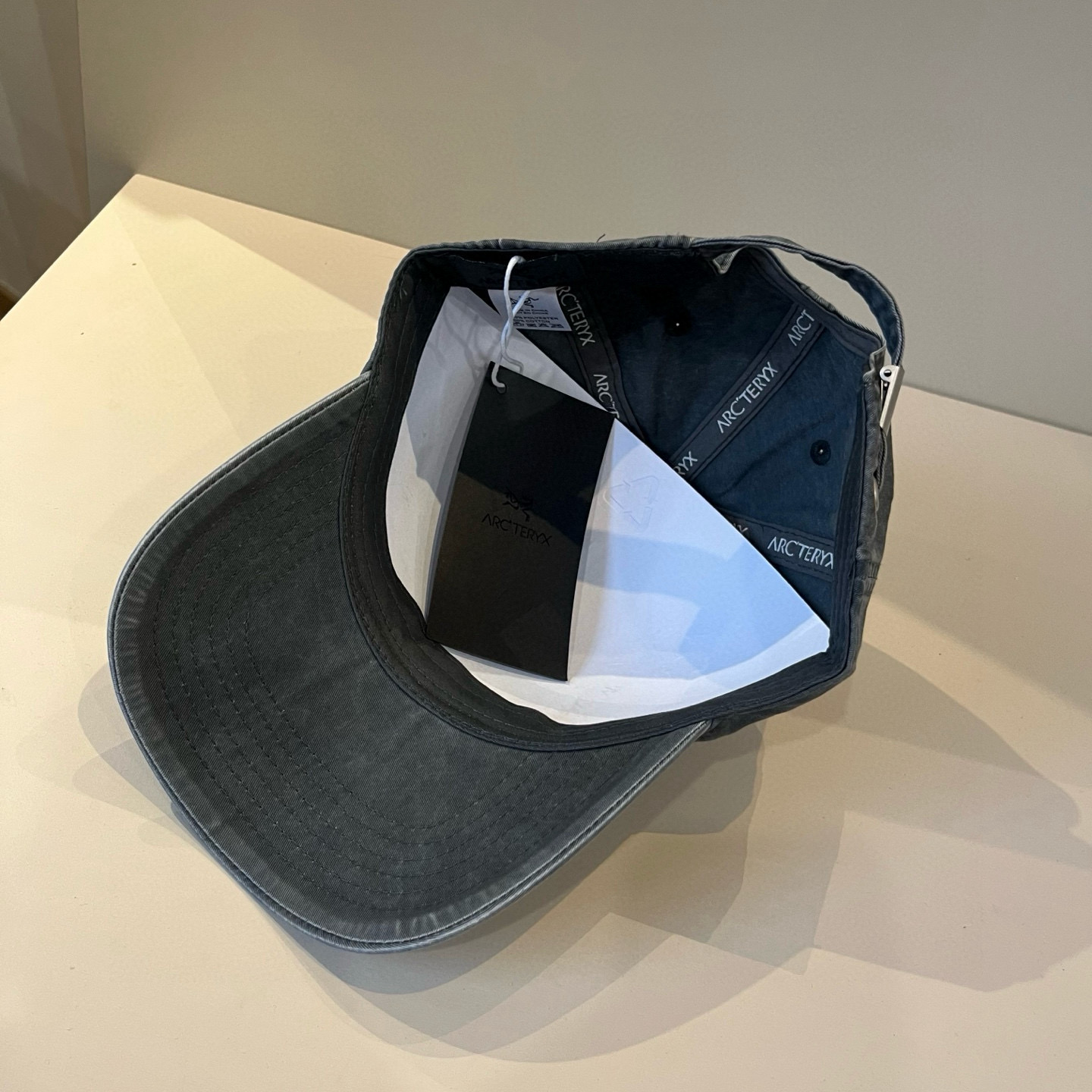 【始祖鸟】2025春款新款简约棒球帽，新款出货，大牌款超好搭配，赶紧入手！