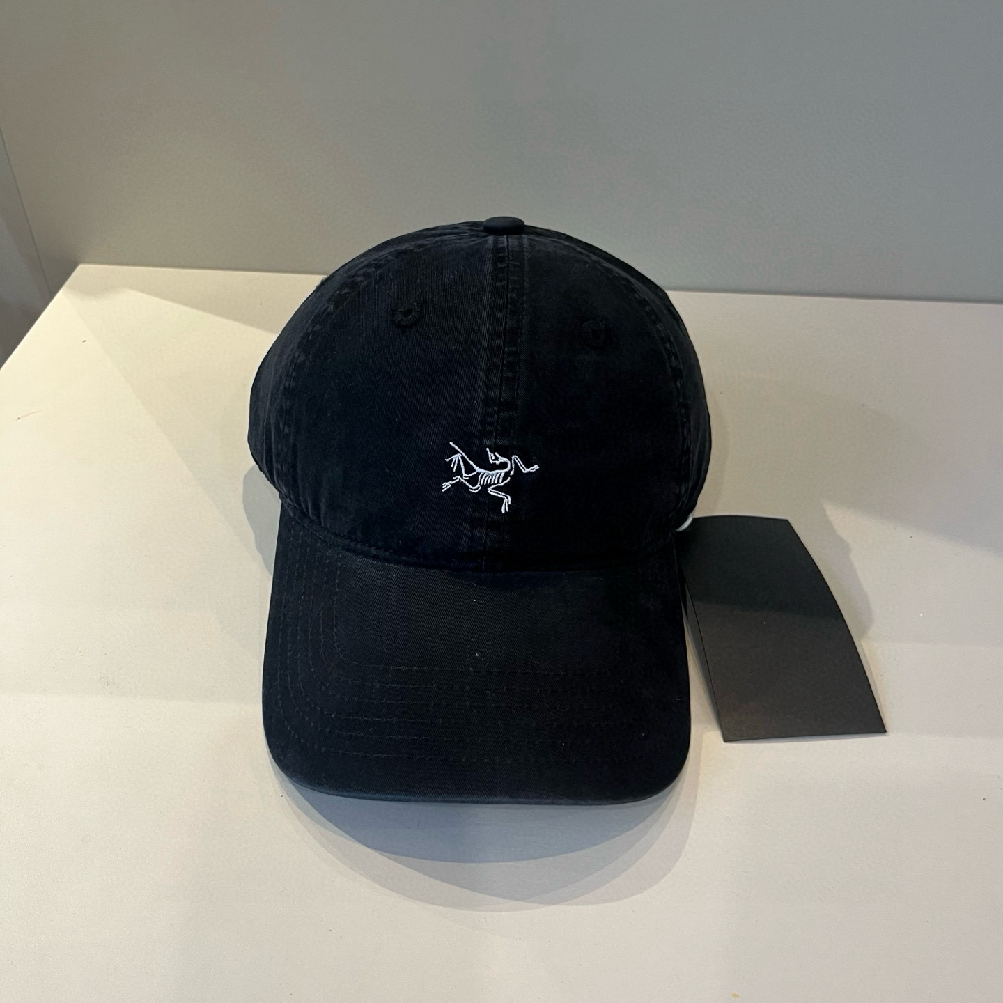 【始祖鸟】2025春款新款简约棒球帽，新款出货，大牌款超好搭配，赶紧入手！